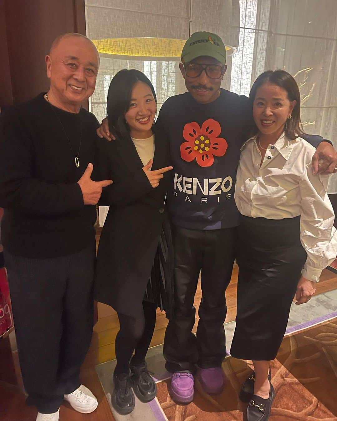 松久信幸のインスタグラム：「@pharrell @azumaruka_abc @nobukoaspen  #nobuintown @matsuhisaparis」