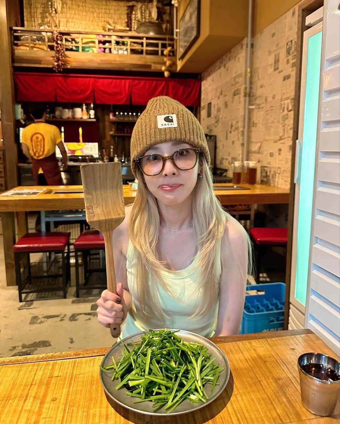 ダラ のインスタグラム：「팀다라 미니 회식 🍽️😋🥳  같이 먹을랭?!  Food monsters TeamDara in Seoul 🤣」