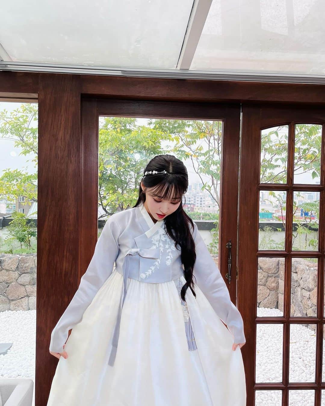 ムンビョルさんのインスタグラム写真 - (ムンビョルInstagram)「즐거운 추석 보내세요💙」9月29日 14時47分 - mo_onbyul
