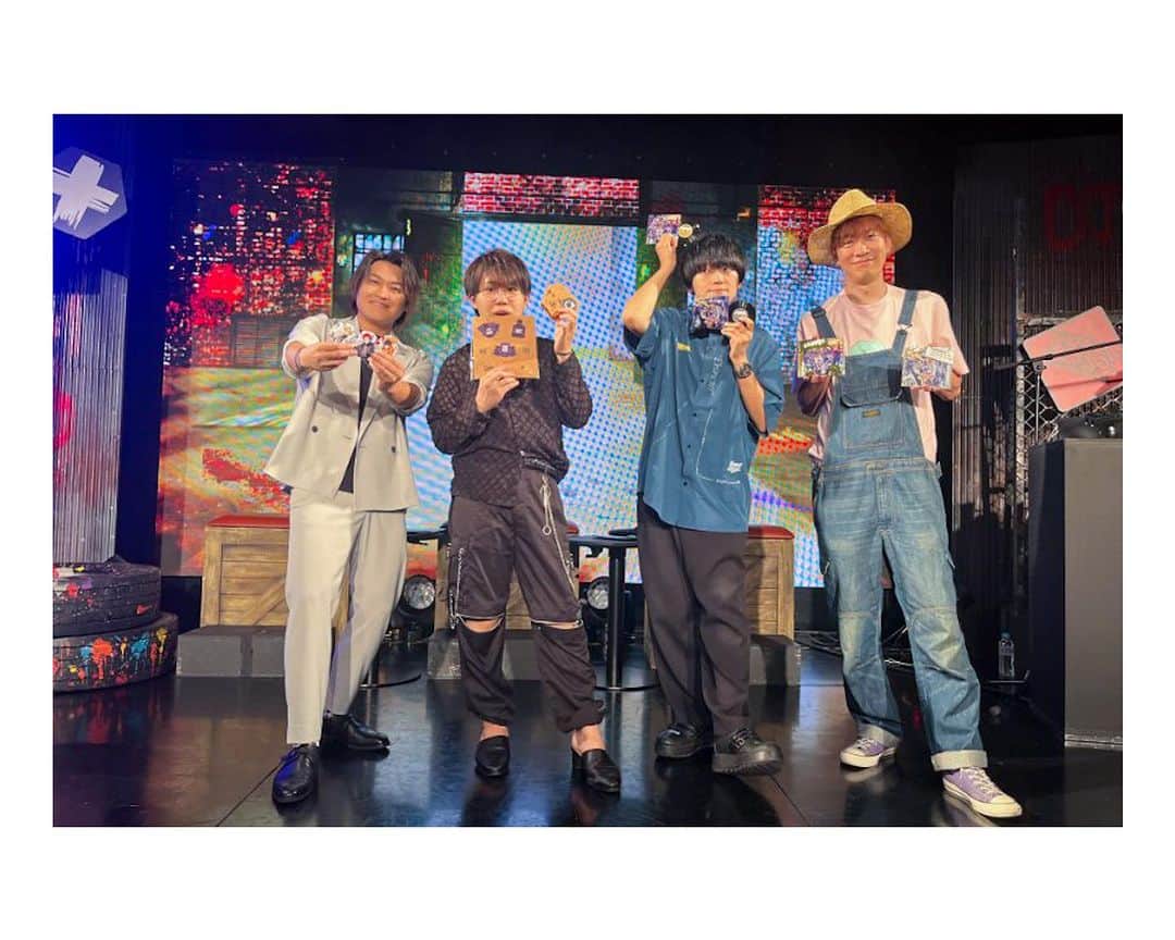 DJ U-ICHIさんのインスタグラム写真 - (DJ U-ICHIInstagram)「#ヒプ生 7月~9月クールでは、 葉山くん、木島くん、天﨑くん 三人のMCでお届け♪  今回は、#教えてDJ のコーナーがしっかりとありましたので毎回内容を考えて徐々に三人が楽しそうにDJプレイをやってくれて僕も嬉しかったです。  #お色気DJ #お高いDJ #小慣れたDJ  ヒプ生って特に番組を通して、発声したことや思ったことを次に生かして行うことも多くて、、ついつい設定も考えてしまいましたが… なりきってくれたお三方にも感謝です。  やっぱり1番は、楽しんでプレイしてもらえること。 そして楽しんでプレイする姿をファンのみなさんが見て喜んでいただけたらいいなと。 生放送で限られた時間ですが、授業のようにどう伝えたらわかりやすいのか！？僕も考えて想定すると勉強になるし、毎回それ以上に素晴らしいプレイを披露してくれるので本当楽しかったです。  また、お客さんの声を収録（サンプリング）してボイスをサンプラーとして使ってみたり、ラスト回ではスペシャルな披露もあるのでアーカイブあるうちに沢山見て楽しんでくださいね。  そして、初めて #ヒプ米 のロケにも参加させていただきありがとうございました。6周年のイベントもあったりと結構濃い3ヶ月を三人と過ごさせていただきました。 ありがとうございました。  また、10月からはどんなクールになるのでしょうか！？  楽しみです。  #djuichi #ヒプマイ #ヒプノシスマイク #hypnosismic」9月29日 14時48分 - djuichi_official