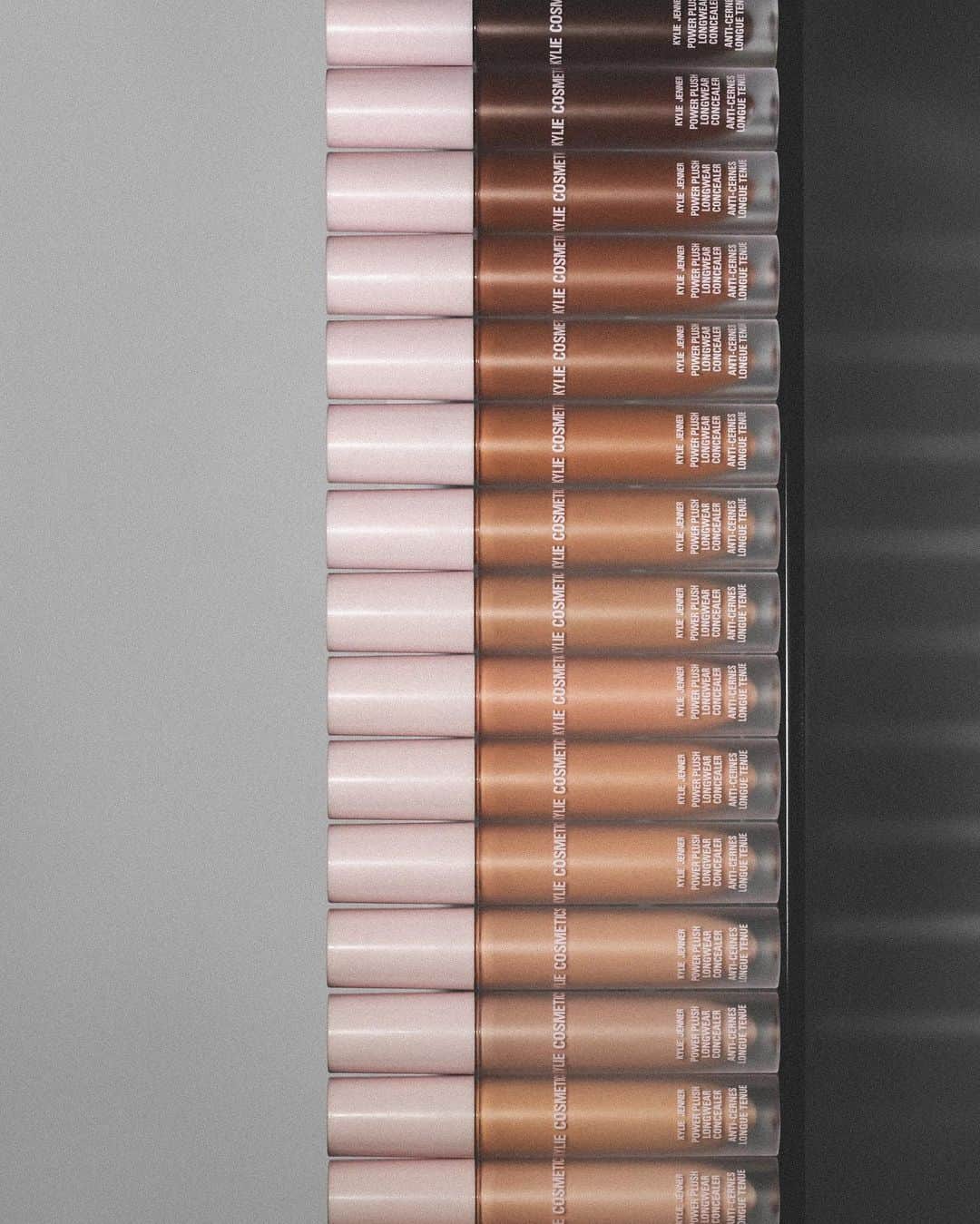 Kylie Cosmeticsさんのインスタグラム写真 - (Kylie CosmeticsInstagram)「ulta news 👀 power plush concealer is coming to @ultabeauty stores october 8 🤍」9月29日 7時04分 - kyliecosmetics