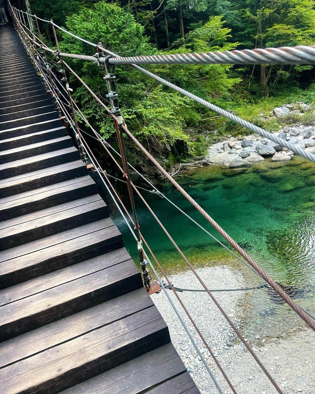 ののさんのインスタグラム写真 - (ののInstagram)「岐阜県中津川市の付知峡にある岩魚の里・峡🐟 人気店とのことでオープン1時間前に到着 既にお客さん沢山いて席でご飯食べていて、私もすぐに案内してもらえました☺️ 3連休なのもあって退店時には大行列🥺  お店に行く途中のやじろ橋も楽しかったな  #岐阜県#岐阜県グルメ#岐阜グルメ#岐阜ランチ#岐阜カフェ#中津川#中津川グルメ#中津川ランチ#中津川カフェ#渓流#付知峡#滝#岩魚の里峡#ワンピ#ワンピース#グルメ#グルメ女子#グルメスタグラム#タビジョ#トラベルグラム#旅女#岐阜観光#岐阜旅行#不動滝#龍神の滝#japan#japantravel」9月29日 7時19分 - nonoko0309