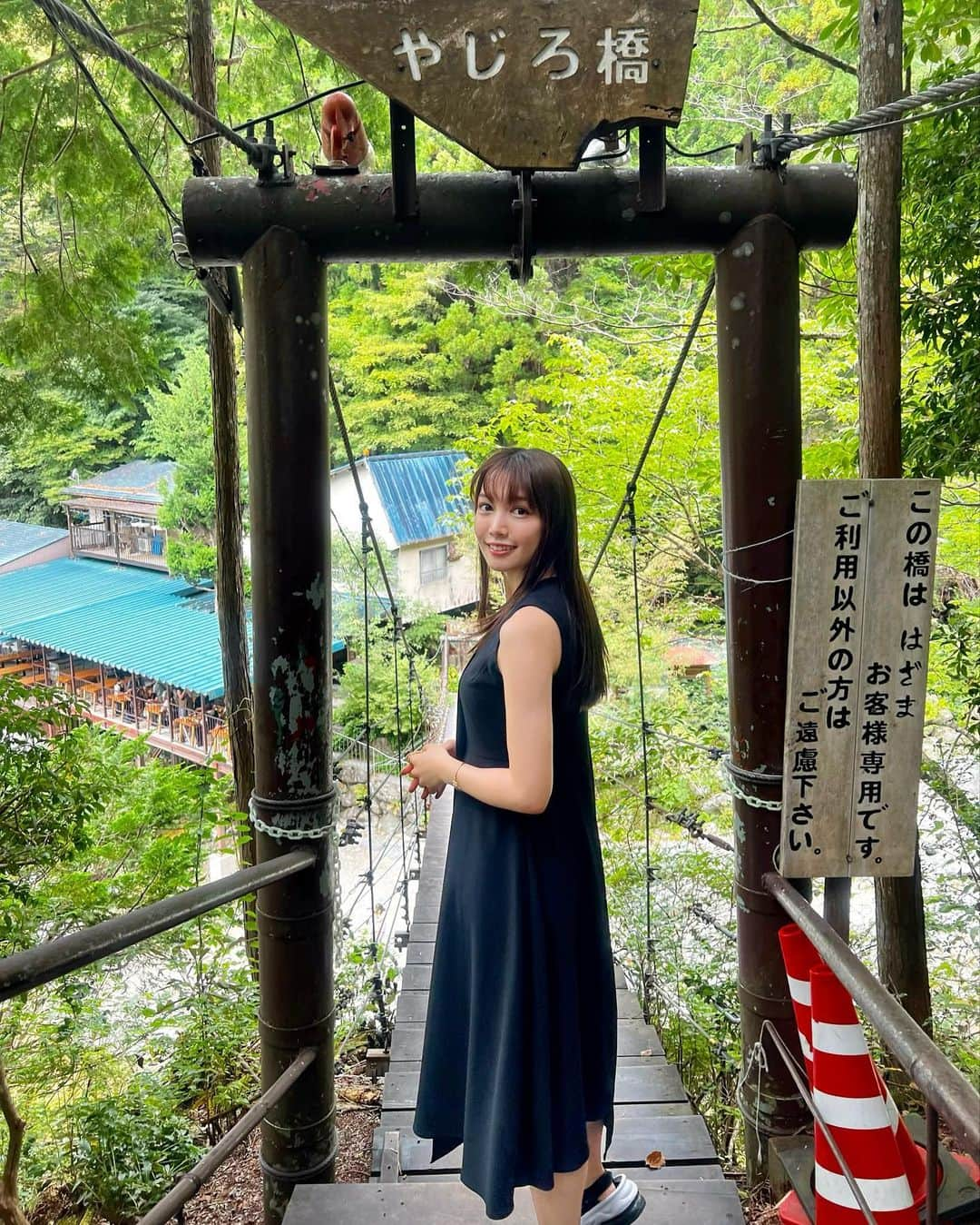 ののさんのインスタグラム写真 - (ののInstagram)「岐阜県中津川市の付知峡にある岩魚の里・峡🐟 人気店とのことでオープン1時間前に到着 既にお客さん沢山いて席でご飯食べていて、私もすぐに案内してもらえました☺️ 3連休なのもあって退店時には大行列🥺  お店に行く途中のやじろ橋も楽しかったな  #岐阜県#岐阜県グルメ#岐阜グルメ#岐阜ランチ#岐阜カフェ#中津川#中津川グルメ#中津川ランチ#中津川カフェ#渓流#付知峡#滝#岩魚の里峡#ワンピ#ワンピース#グルメ#グルメ女子#グルメスタグラム#タビジョ#トラベルグラム#旅女#岐阜観光#岐阜旅行#不動滝#龍神の滝#japan#japantravel」9月29日 7時19分 - nonoko0309