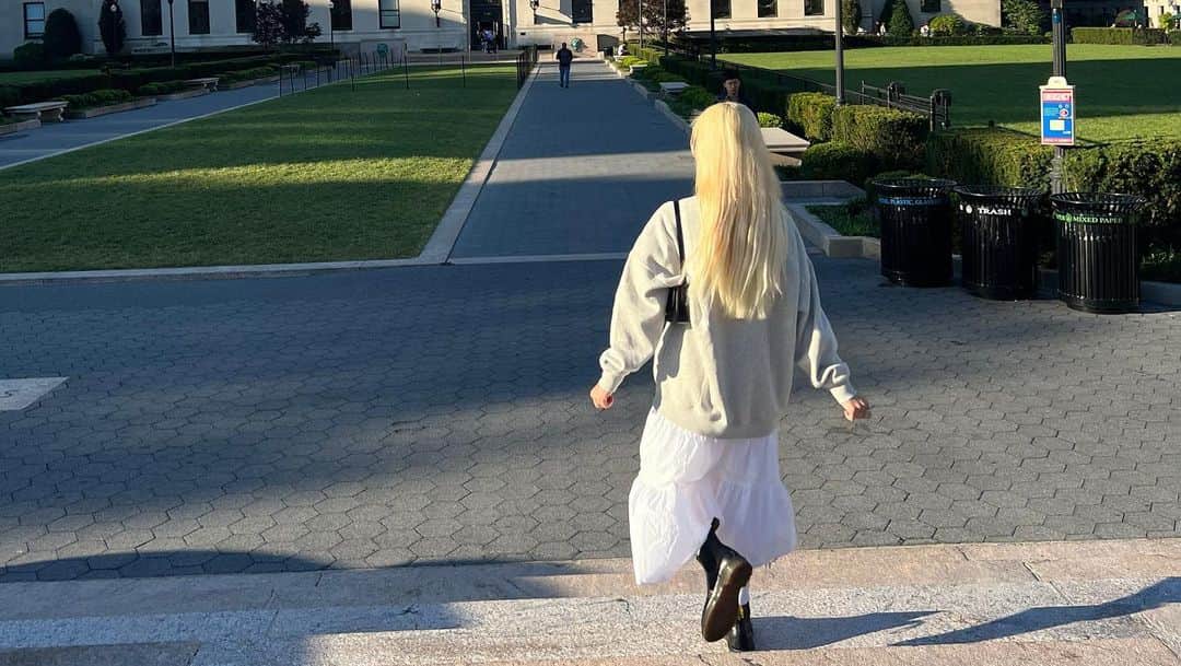 ダヨンのインスタグラム：「🍃」