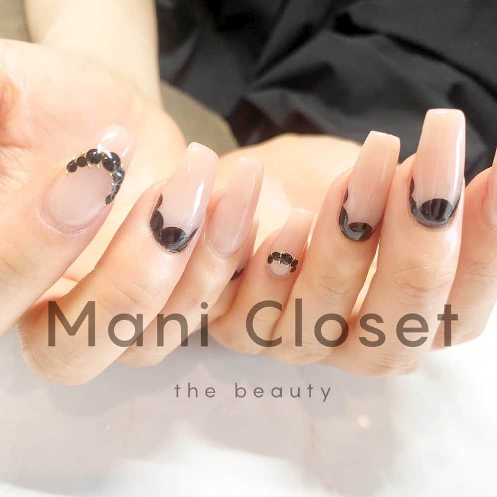 筒井のぞみさんのインスタグラム写真 - (筒井のぞみInstagram)「・ ・ Hello.  We are Mani Closet.   We will continue to deliver airbrush designs that will be loved by all airbrush users.  Let's all enjoy airbrushing🎧🎧  @manicloset_the_beauty   🫧🫧🫧🫧🫧🫧🫧🫧🫧🫧  #マニクローゼット #manicloset  #manicloset_the_beauty #シンプルネイル #長さ出し #エアブラシネイル #エアブラシアート #エアブラシ導入サロン #エアブラシ専門サロン #バーチャルフレンチ #美爪形成ネイル #大人ネイル #ワンホンネイル  🫧🫧🫧🫧🫧🫧🫧🫧🫧」9月29日 7時48分 - nozomi__tsutsui