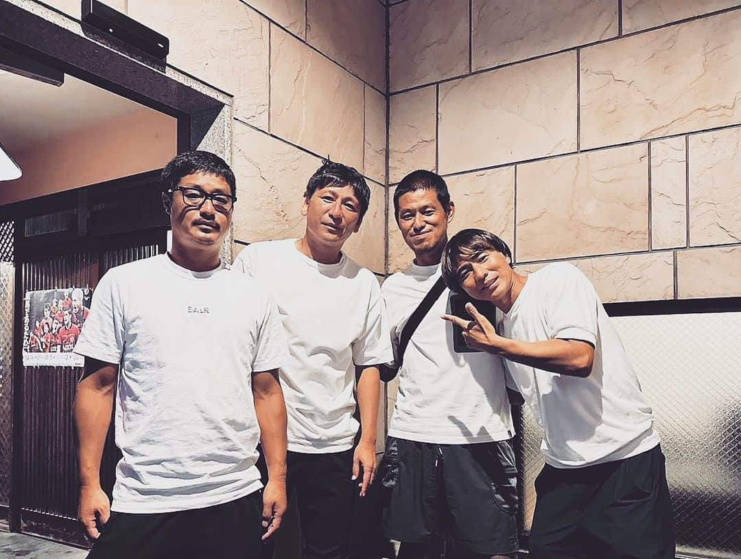 中田浩二さんのインスタグラム写真 - (中田浩二Instagram)「久しぶりに4人で！ ただただ楽しくて、落ち着く大事な時間だね。  みんな白Tだったのはつっこまないでね…笑  #小笠原満男　#本山雅志  #曽ケ端準　#中田浩二 #モトフェス」9月29日 8時16分 - koji.nakata_official