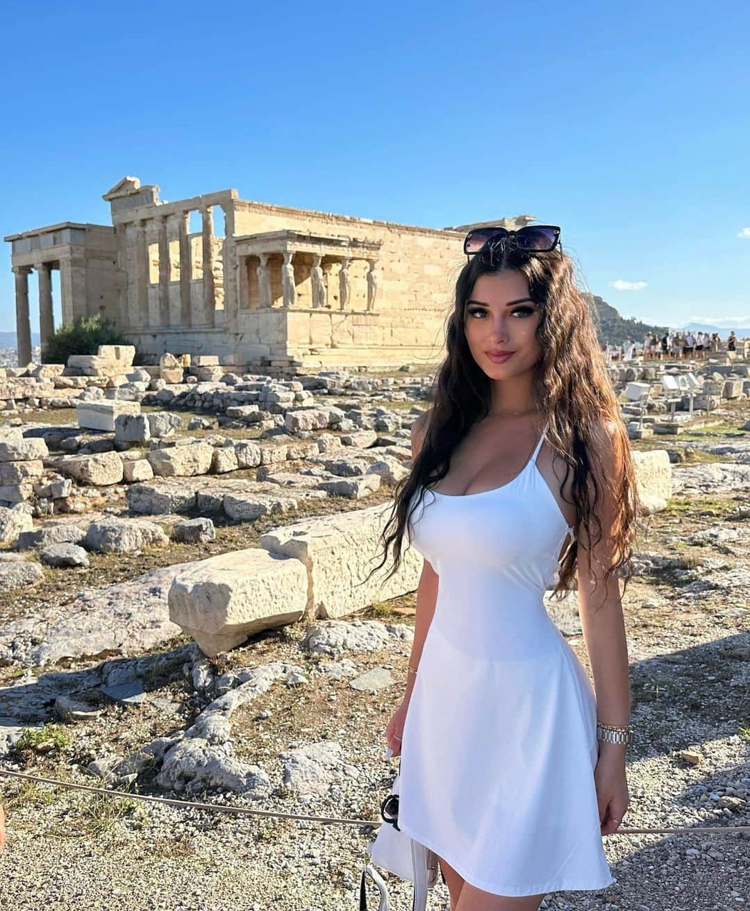 Keilah Kangのインスタグラム：「Swipe for a better view of the Erechtheion 🏛️」