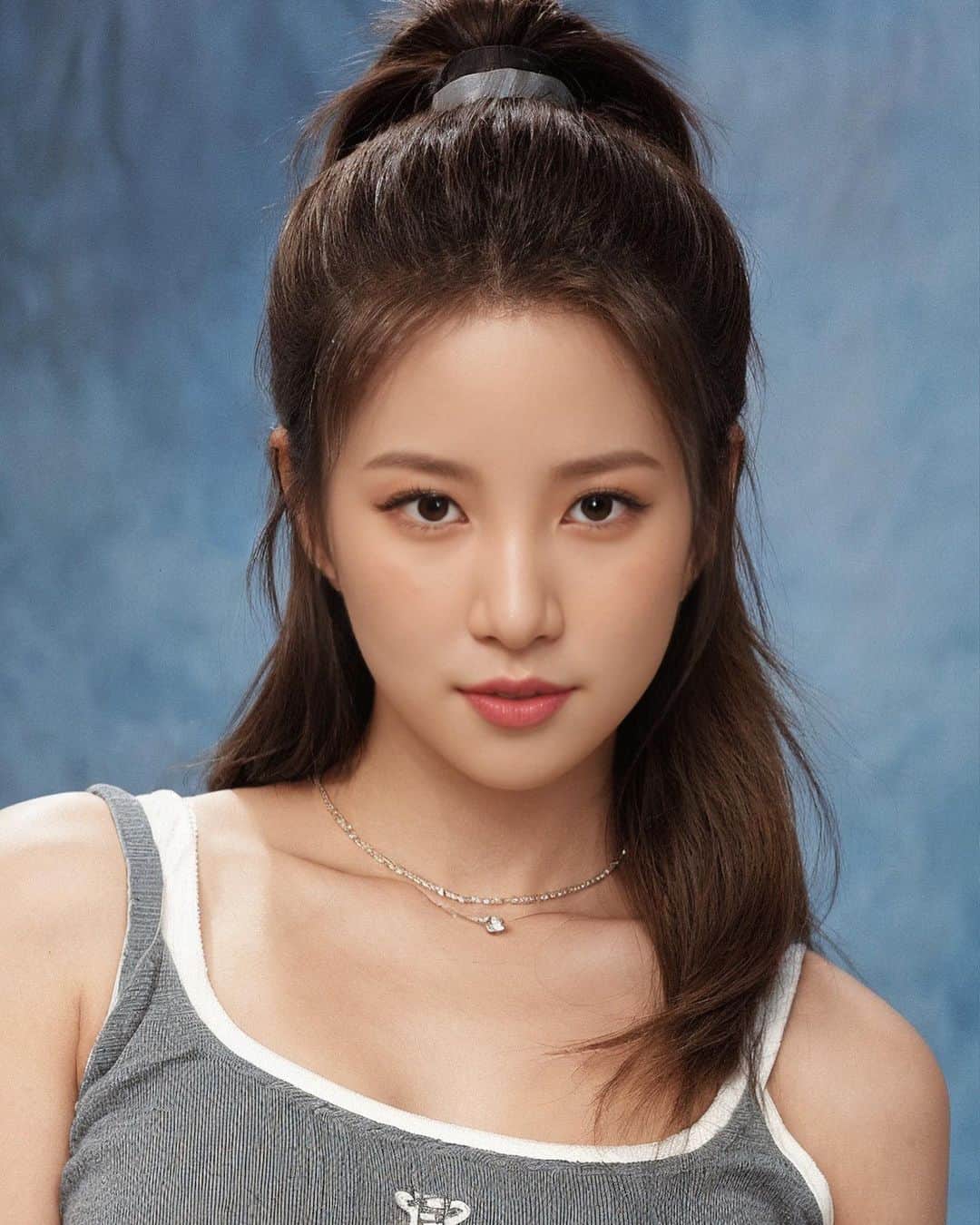 パク・チョロンのインスタグラム：「#이어북 저도 한번 해봤는데요.. 나는 왜 다른 사람이 나왔지..」