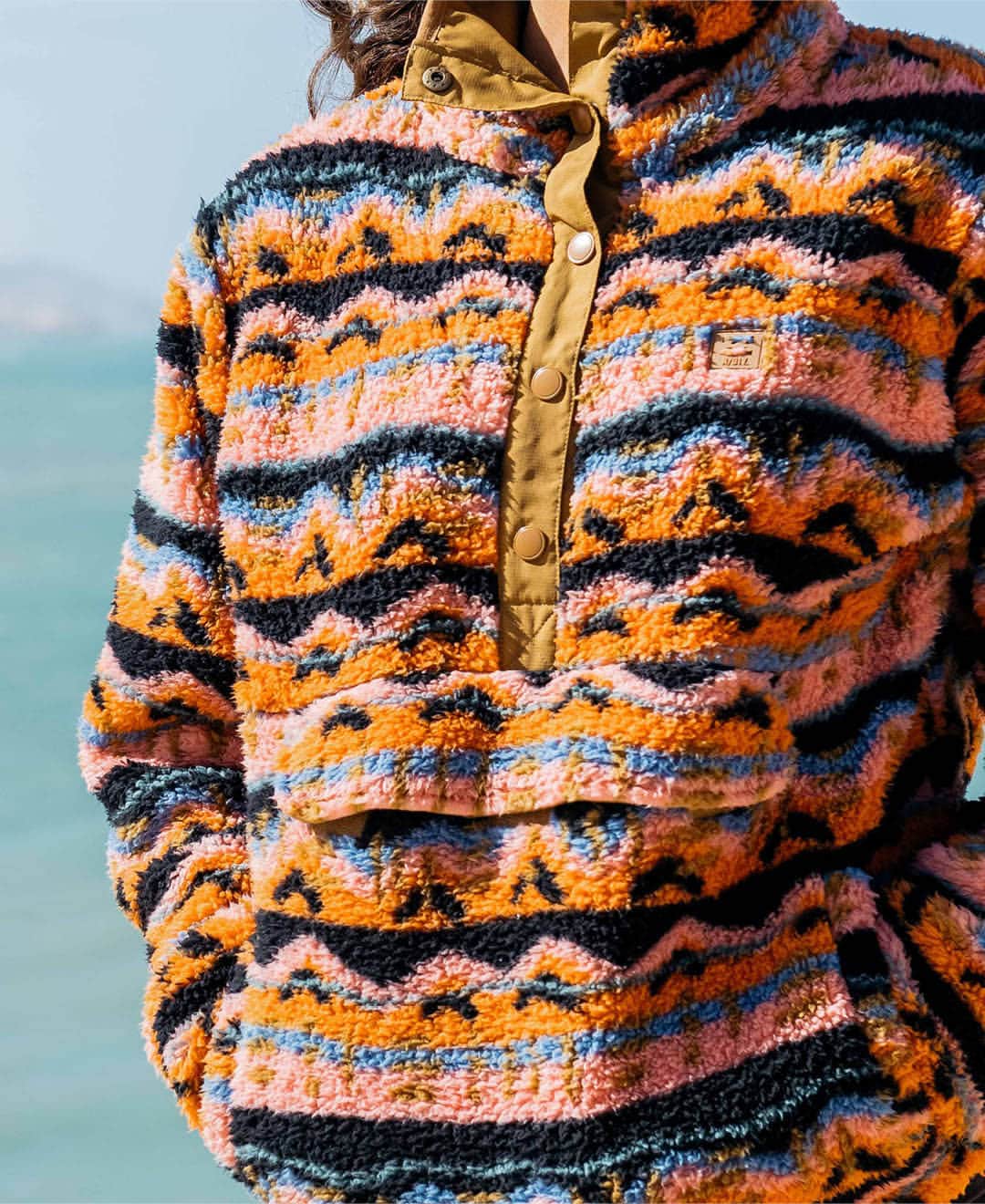BILLABONG WOMENSのインスタグラム：「Our Switchback Fleece is a fan favorite with so many five star reviews for a reason. Ultra cozy eco-conscious sherpa will keep you warm in all conditions. #BillabongAdventureDivison」