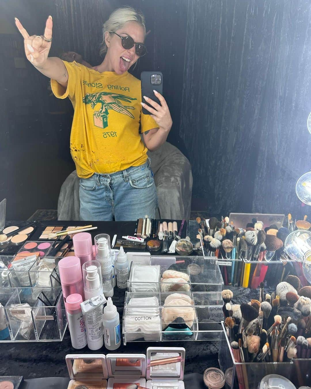 レディー・ガガさんのインスタグラム写真 - (レディー・ガガInstagram)「Don’t mind me I’m just a groupie」9月29日 9時16分 - ladygaga