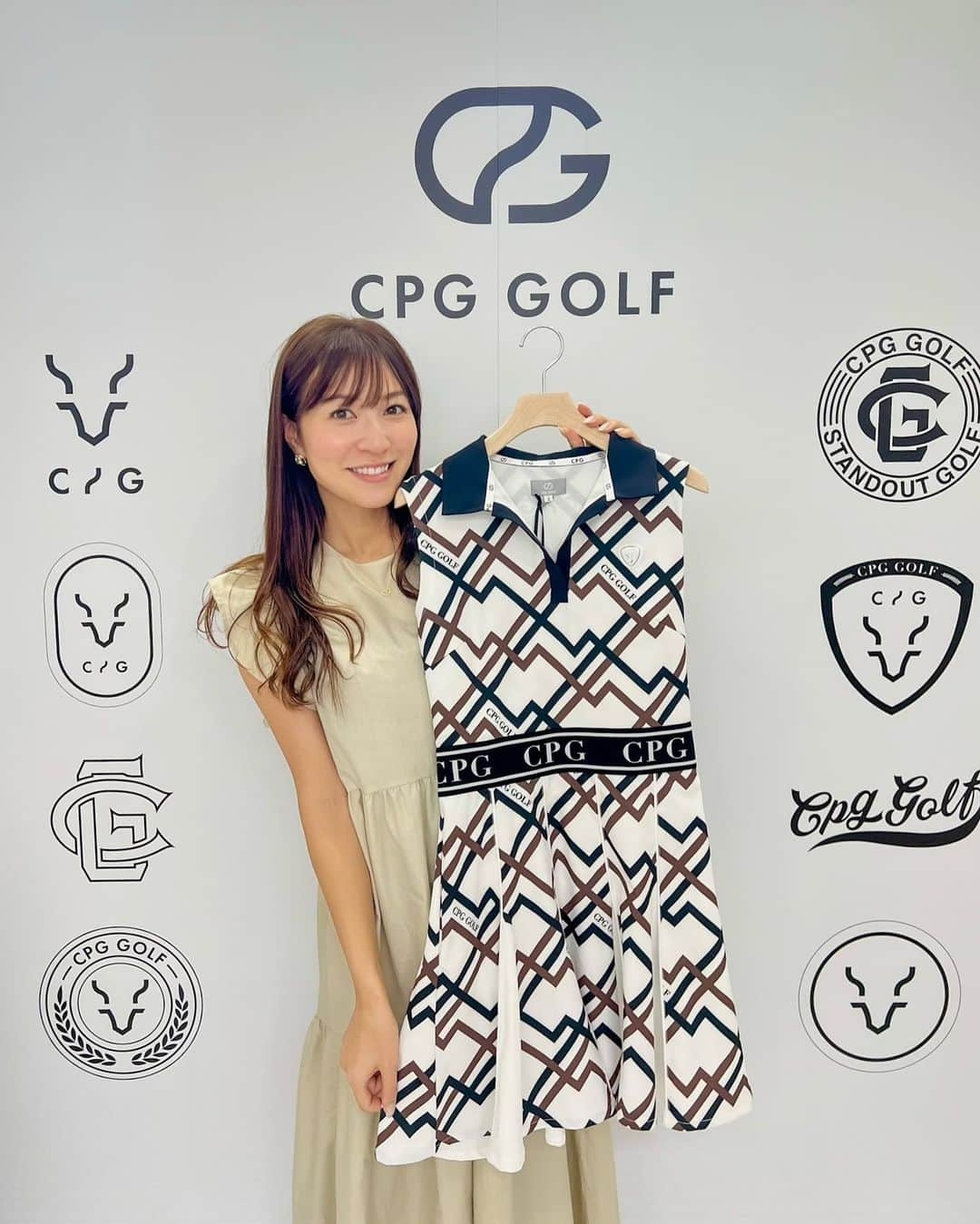 高沢奈苗さんのインスタグラム写真 - (高沢奈苗Instagram)「.  @cpggolf_official  2024 Spring & Summer collection 🤍🖤🤍  新しいショールームになってからは初訪問だったよ！  相変わらずかっこかわいいウェアがたくさんで、シルエットも綺麗😊  .  .  #PR #cpggolf #golffashion #シーピージーゴルフ #ゴルフウェア #ゴルフ女子 #ゴルフ男子 #ゴルフコーデ」9月29日 9時29分 - nanaetakasawa