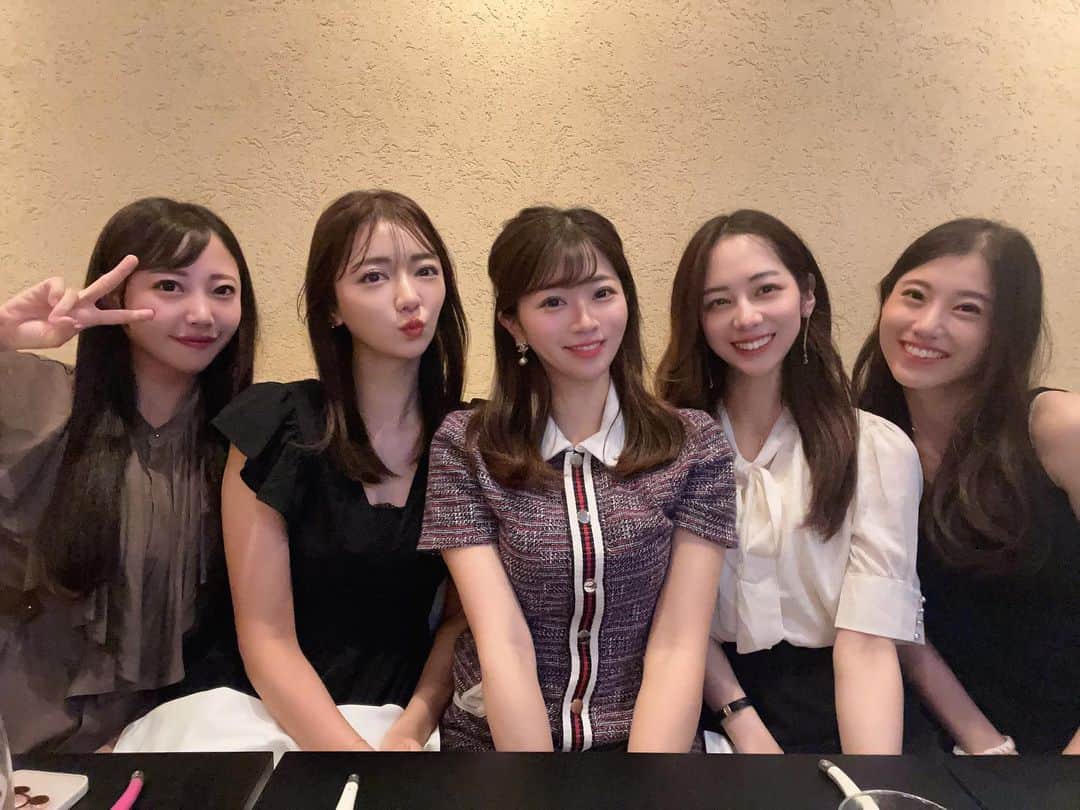 MIHOのインスタグラム：「先月東京🗼行った時の ランチ女子会😘❤️❤️  美女しかいない🙉  東京🗼のゴルフ女子みんなかわいすぎー🥰  遊んでくれてありがとう🥺 東京🗼でも遊んでくれる子が増えて嬉しい限り🥺 まだ遊んだことない人も遊んでください🥺🙏  今日からも東京🗼行きます！ 今月3回目！ラスト🥺  まずは今回も女子会🍽️ わくわくわく❤️  そして13時から20時まで @douxavenir_golf の ポップアップで麻布十番でおちづちゃんと 店頭にいるのでぜひ遊びにきてね😍❤️  フリードリンク🥤 来店者限定の特典あり😘  📍 東京都港区麻布十番2-1-1 　　あべちゃんビル6階」