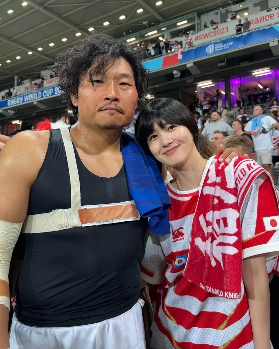 新井貴子のインスタグラム：「✊🏻😭🇯🇵🔥🔥🔥  選手・スタッフの皆さん、ご家族、ファンの皆様、すべてがワンチーム！！改めてそう強く感じた瞬間でした。  次も全力応援です！！」