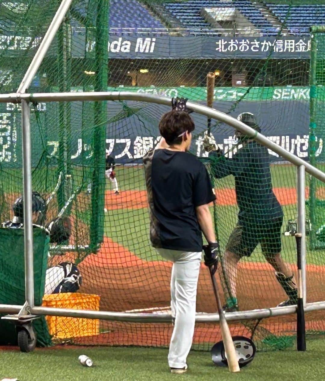 モモコさんのインスタグラム写真 - (モモコInstagram)「オリックスの試合前の練習を見学に行きました⚾️ やはりあたしが行ったから勝った❗️笑笑 ネットニュースにもなったけど、 森 友哉くんに 「巨人に行かないで、オリックスに来てくれてありがと❗️」 廣岡大志くんには、 「久々❗️覚えてる⁉️ オリックス来てくれてありがと〜😊」 と、言いました。 なんと大志くんは、家近で幼稚園から野球大好きで、いつもキャッチボールしてました⚾️大志くんの家の前が親しいママ友だったんでいつも見てました。 ヤクルトと巨人やから、会うことないなぁと思ってたら、今年5月にオリックスに❗️ 嬉しい再会でした😊✨  #ハイヒールモモコ #👠 #👠🍑 #CHANEL #シャネラー #グルメ #アメブロ #YouTube #モモコ新聞 #オリックス #オリックスバファローズ #試合前練習 #森友哉 くん #廣岡大志 くん #ありがとう」9月29日 15時19分 - highheel_momoko