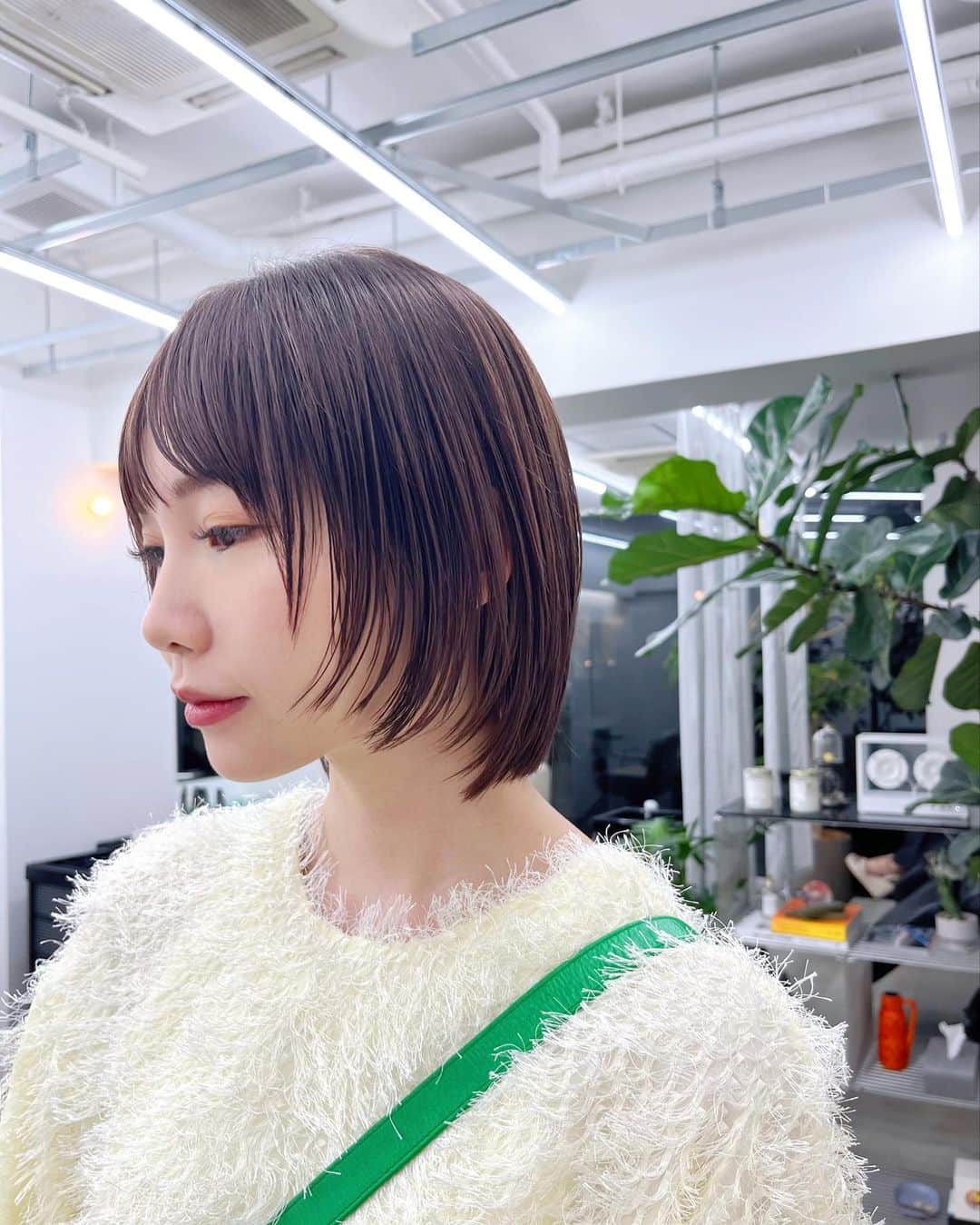 西脇彩華のインスタグラム：「＊ 実は先日ブリーチしました🥳🧡 ㅤㅤㅤㅤㅤㅤㅤㅤㅤㅤㅤㅤㅤ ただ、秋だし大人ブリーチになるように透け感と抜け感を楽しめるようなこっくりカラーにしてもらいました🍂🌰🍠🍁 ㅤㅤㅤㅤㅤㅤㅤㅤㅤㅤㅤㅤㅤ 超絶お気に入り🥰🫰 ㅤㅤㅤㅤㅤㅤㅤㅤㅤㅤㅤㅤㅤ @nao_tohka  いつもありがとうございます😊🍀 色落ち楽しんでます❣️☺️🙏」