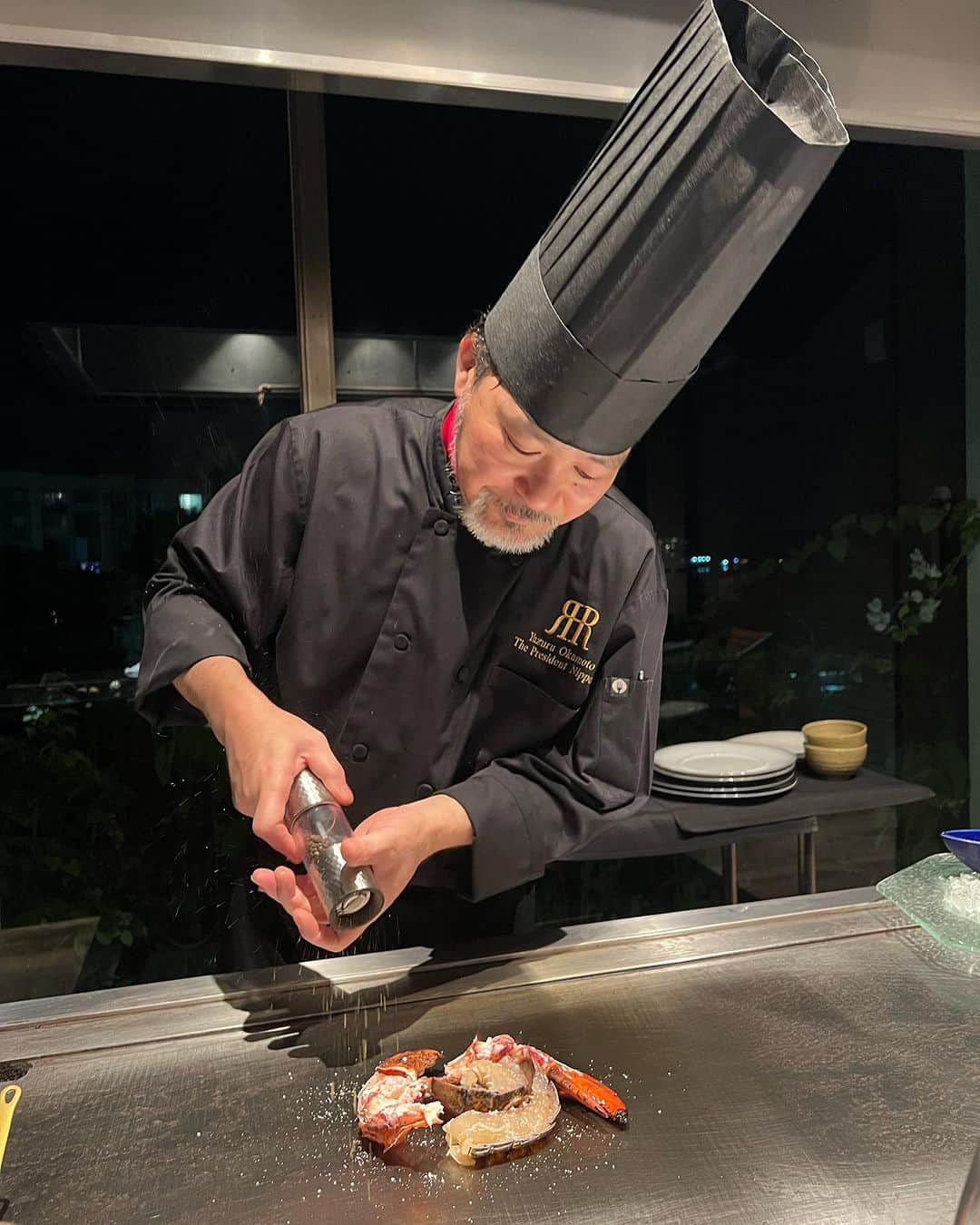 山本美憂さんのインスタグラム写真 - (山本美憂Instagram)「🥩🦞 先日、 RIHGA Royal Laguna Guam Resort @rihga_royal_laguna_guam  @rihgaguam.japan さんから 鉄板焼きのディナーのお誘いがあり行ってまいりましたーー🙏🏽 シェフの岡本さん、 “シェフ岡本”は,日本でうかい亭のシェフをなさっていた方で、、腕は最高😍 とにかくどれをとっても美味しかったです！！！ グアムに来た際のはぜひここでディナープランを🙏🏽😍 あーまた行きたい😭❤️  RIHGA Royal Laguna Guam Resortのみなさま、シェフ岡本👨‍🍳ご馳走様でした🙏🏽🥰‼️」9月29日 10時36分 - miyuu_krazybeeee