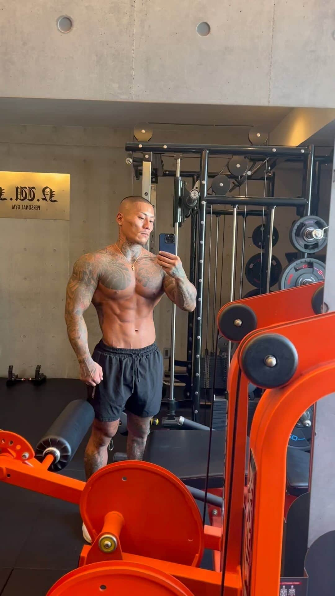 中村直輝のインスタグラム：「#tattoo#japanesetattoo#workout#flex#fitness#gym#fwj#ifbb#physique#bodybuilding#bulk#diet  元気が大事🔥」