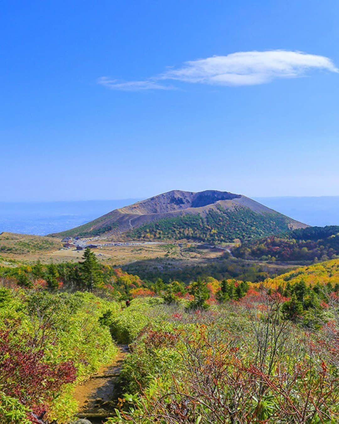 Rediscover Fukushimaさんのインスタグラム写真 - (Rediscover FukushimaInstagram)「Hike & climb in the heights of Fukushima City! ⛰️🚶☁️  The Bandai-Azuma Skyline is a sightseeing road that leads to Jododaira, which, at 1500 m high, is the starting point of four hiking routes.  ⛰️For a quick but exciting hike, take the popular route to the crater of Mt. Azuma Kofuji, which takes just 20 minutes. Walking around the entire crater usually takes about an hour, but you will be rewarded with stunning views. Do not forget to bring warm clothing and hold onto your belongings as it can get very windy at the peak!  ⛰️ For a more challenging hike, try the Mt. Issaikyo & the Witch's Eye route, which takes around 3 hours or more both ways. Be aware of the gas levels though, since Mt. Issaikyo  is an active volcano!  There's also the Kamanuma Pond route, which only takes about 2 hours both ways. The Jododaira Visitor's Center Walking Course is the easiest and fastest, as it takes only about 20 minutes and is mostly flat. 🙌  ⚠️ When hiking in this area, don't forget to come prepared with warm clothing and comfortable shoes as the temperatures are lower than in the city center and there are strong winds.  🗓️🍁The peak for autumn foliage viewing is expected to be between mid to late October in this area. Only a few weeks to go!  💬 Have you ever been here? Would you like to go? Let us know in the comments, and don’t forget to save this post for your next visit!  #visitfukushima #fukushima #jododaira #mtazuma #azumakofuji #visitjapanjp #visitjapanus #visitjapanca #visitjapanes #autumnhikes #beautifuljapan #beautifuldestinations #hikingjapan #mountains #beautifulmountains #autumninjapan #autumn #tohoku #tohokucamerafan #jrpass #japantravel #travelphotography #photooftheday #discover_fukushima #tohokutourism」9月29日 10時52分 - rediscoverfukushima