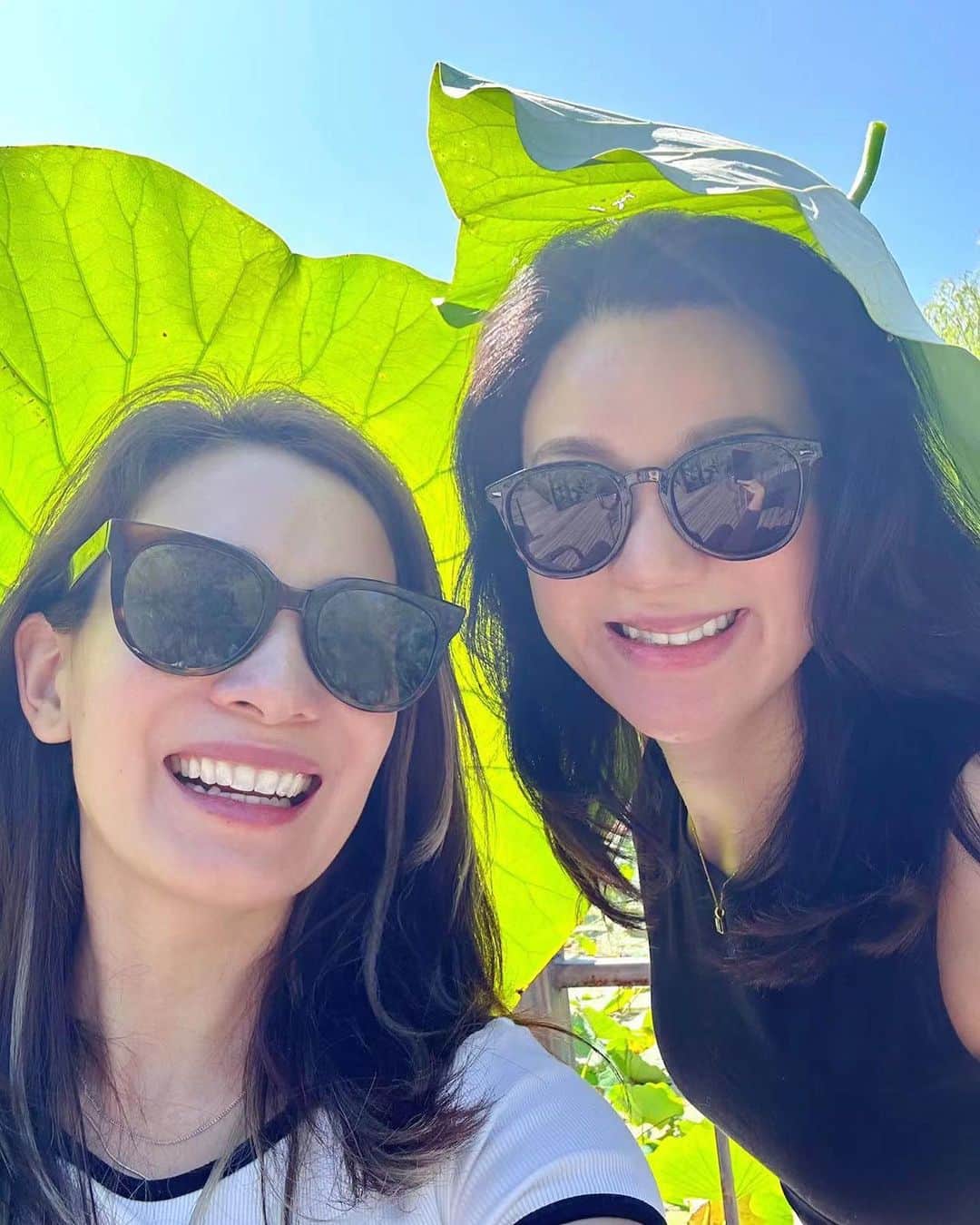 セリーナ・ジェイドのインスタグラム：「Happy belated birthday to my soul sister! Our connection goes beyond words and time! From babyhood to adulthood. Wishing you the most beautiful year ahead, May you be loved like you’ve never been hurt. May you smile like there’s no gravity. May you work like you don’t need the money and May you dance like no one is watching! Love u xxx」
