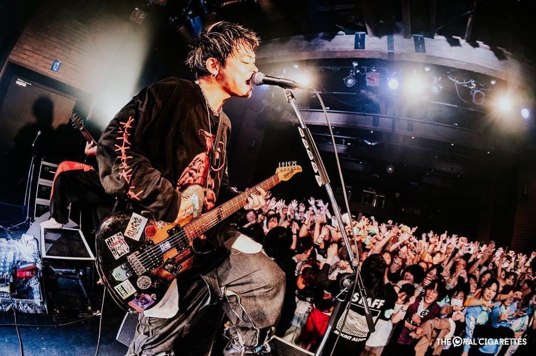 山中拓也さんのインスタグラム写真 - (山中拓也Instagram)「俺&みんな 小樽期待を遥かに超えてくる熱量でした。セミファイナルに相応しい夜。 俺さ、北海道ばーーーり好きになった！！！ @shot.row」9月29日 11時14分 - oraltakuya