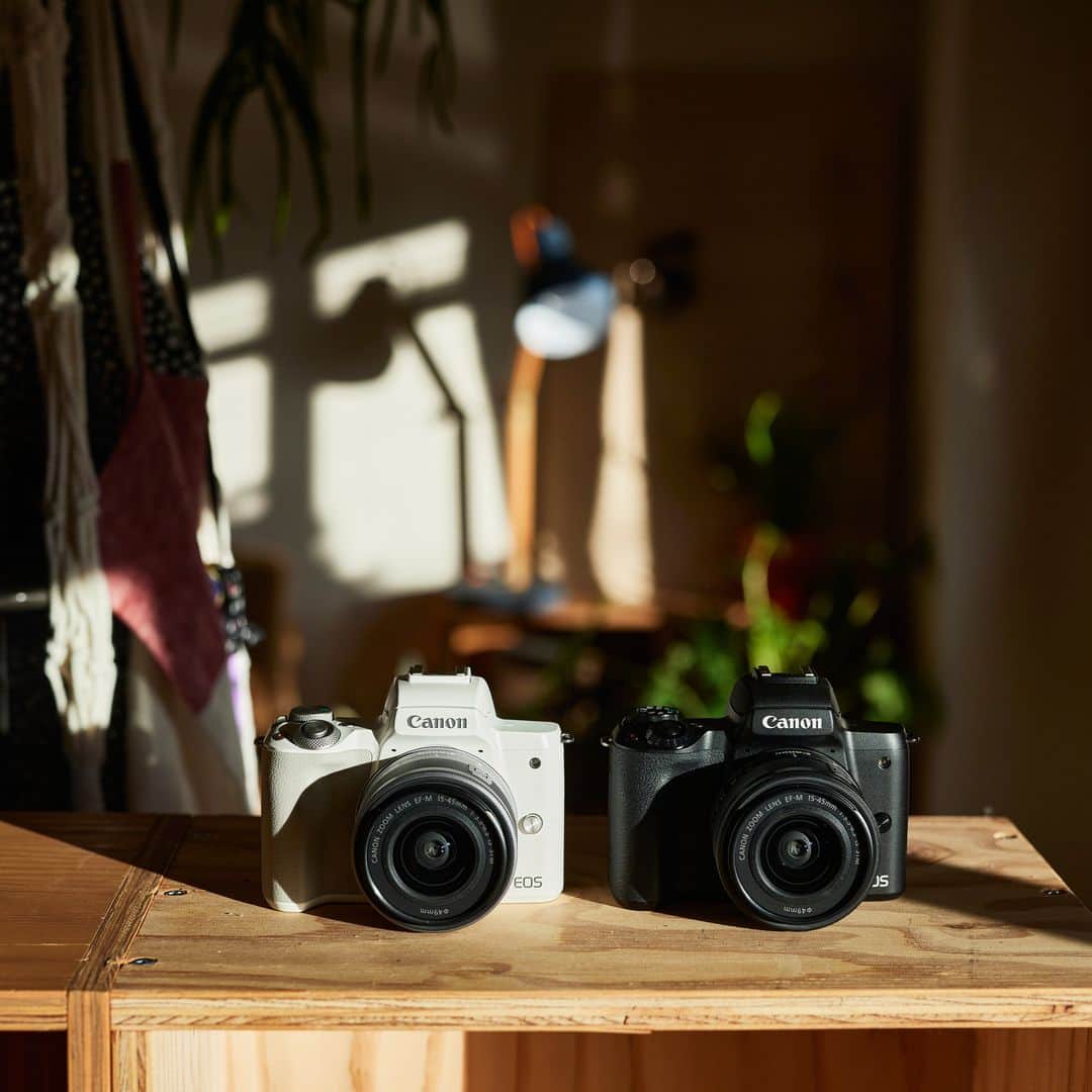 Canon EOS Kiss公式［with Kiss］のインスタグラム：「#eoskiss シリーズの最新ミラーレスモデル「EOS Kiss M2」。 . Kissシリーズ最軽量＆コンパクトなボディに、人物の「瞳」を追いかける瞳AF機能を搭載し、動き回るお子様の撮影でも大切な一瞬を逃しません。 初めてのカメラにもおすすめのモデルです。 . #EOSKissM2 の詳細は、本アカウントのプロフィール（ @with.kiss ）にあるURLから。 . ★Kissユーザーの皆さんの写真をご紹介！ . キヤノンEOS Kissで撮られた写真に「 #Kissカメラ 」をつけて投稿いただいた皆さまの写真をご紹介します。 . #EOSKissM2 #KissisMyLife #eoskiss #withkiss #キヤノン #canon #eos #kissカメラ #育児 #子育て #親ばか #こども #子供 #写真」
