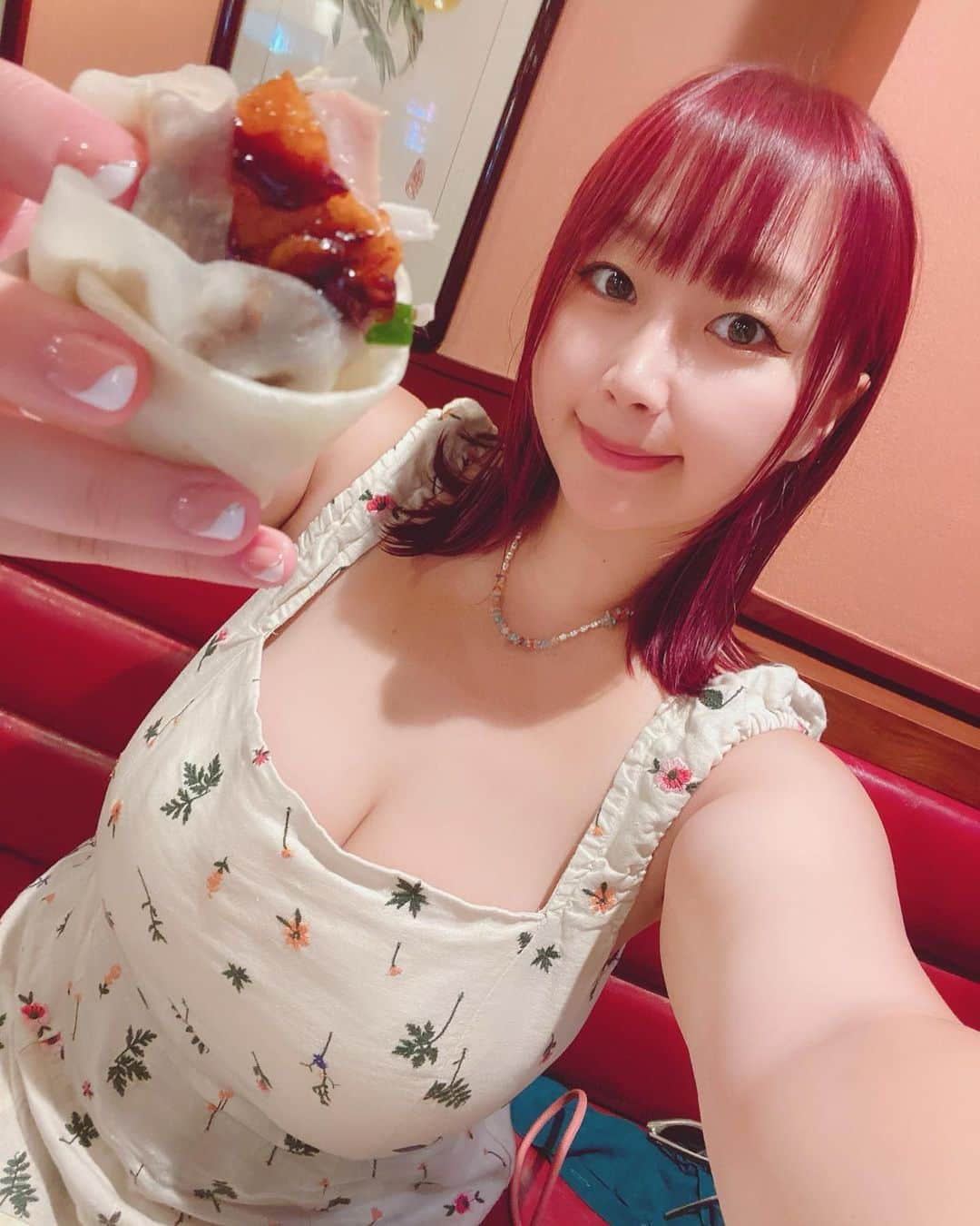 来栖あこさんのインスタグラム写真 - (来栖あこInstagram)「🥟 横浜中華街の食べ放題行ってきたよ🤤💕  中華料理好きすぎてリミッターがバグる🤣🤣💖 フカヒレスープと北京ダックが美味しくて 何回も頼んじゃった💖💖💖 一品一品ちょうど良い大きさで出てくるので、 いろんな料理が食べられて良きでした〜🌟  食べ過ぎたので、山下公園散歩してから帰りました😋🌼 PR @hong_kong_hanten #香港大飯店 #中華街食べ放題 #横浜中華街グルメ  #中華街グルメ #横浜中華」9月29日 12時16分 - akopai.081