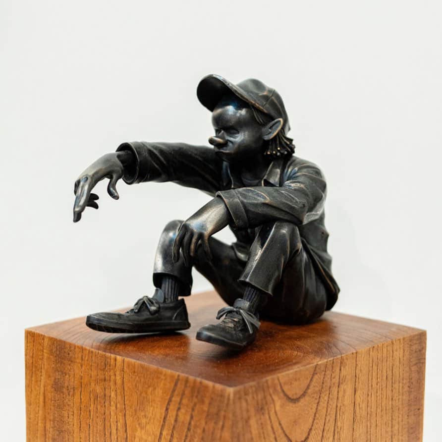 花井祐介のインスタグラム：「【Yusuke Hanai Limited Edition Release】  Bronze Sculpture  Edition : 20 Sculpture : H130 x W90 x D170 mm Wooden Pedestal : H150 x W150 x D150mm  Material : Bronze, Wood Year : 2023  -----  ［Register Time] 09/30(Sat) 17:00 〜 10/16(Mon)0:00 PST   We will post the detail on our website.  -----  【花井祐介エディション作品の販売について】  エディション数 ： 20 立体 : H130 × W90 x D170 mm 台座 : H150 x W150 x D150 mm  仕様 ： ブロンズ、木製台座 制作年 ： 2023年  -----  ［受付時間］ 10/1(日) 9:00 〜 10/16(月)16:00 JST  詳細は後ほどプロフィール欄記載の Websiteに掲載させていただきます。  #yusukehanai #sculpture #limitededition  #bronzesculpture」