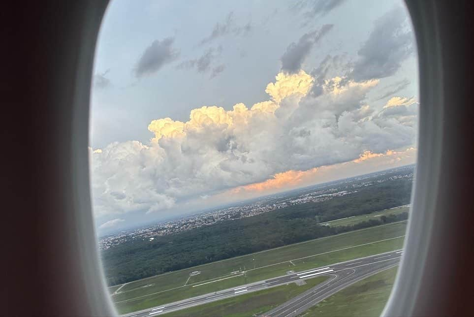 アン・ボヒョンさんのインスタグラム写真 - (アン・ボヒョンInstagram)「행복 가득한 한가위 보내세요 🥰🌕」9月29日 12時36分 - bohyunahn