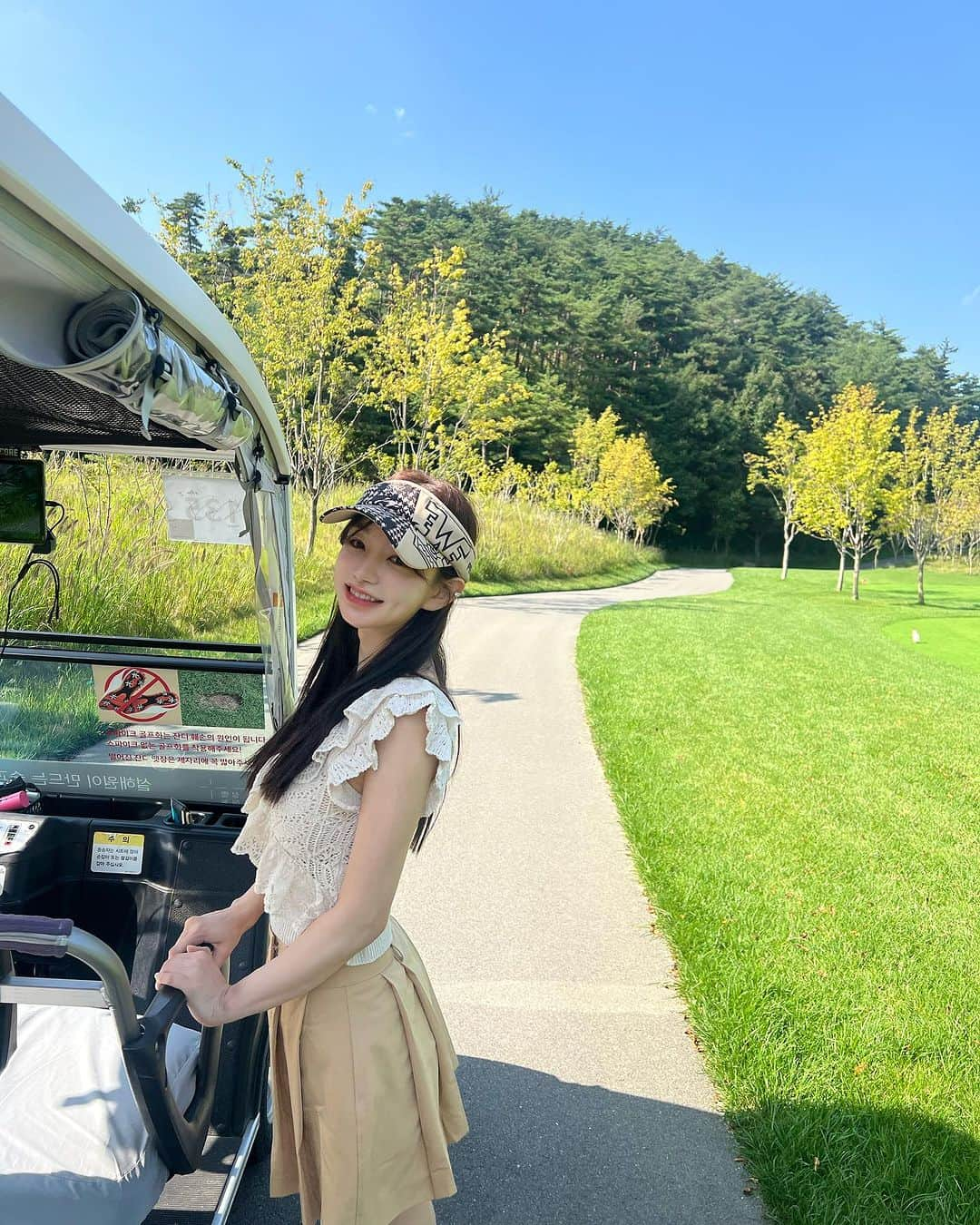 キム・ドヨンさんのインスタグラム写真 - (キム・ドヨンInstagram)「즐거웠던 우당탕탕 명랑골프,,,,🏌🏻‍♀️ 다들 행복한 추석 보내기🫶🏻」9月29日 12時37分 - dodo_baby