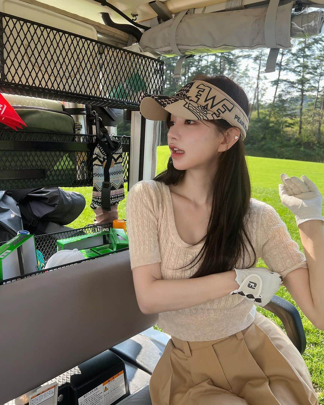 キム・ドヨンさんのインスタグラム写真 - (キム・ドヨンInstagram)「즐거웠던 우당탕탕 명랑골프,,,,🏌🏻‍♀️ 다들 행복한 추석 보내기🫶🏻」9月29日 12時37分 - dodo_baby