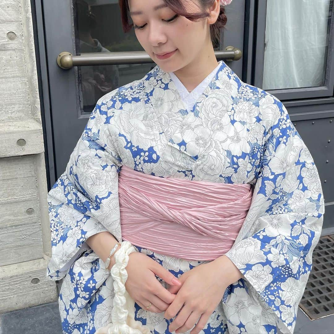 京都 着物レンタル くくる-Cucuru- レンタル着物さんのインスタグラム写真 - (京都 着物レンタル くくる-Cucuru- レンタル着物Instagram)「京都は、涼しくなってきており すっかり着物が着やすい季節🍂 . ご来店心よりお待ちしております✳︎ . . .  当面のあいだ、下記のとおり営業時間を変更いたします。  【営業時間　9:00〜19:00 ※最終返却時間18:30】  ※営業時間変更のため、翌日返却は無料にて対応いたします。  また、予約の有無により、営業終了時間が早まる場合があります。ご了承ください。  . . . . 祇園 八阪神社 高台寺 安井神社【安井金毘羅宮】清水寺 八坂の塔等観光地へのアクセス抜群！ . 📞075-531-5525 . .  #着物レンタル  #レンタル着物  #くるん  #京都観光  #京都着物レンタル」9月29日 12時41分 - kimono.curun