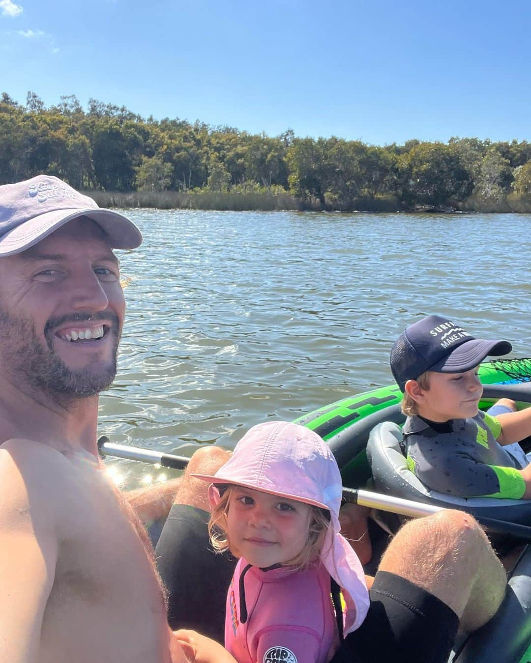 オーウェン・ライトさんのインスタグラム写真 - (オーウェン・ライトInstagram)「First time with both kids by myself out camping.. absolutely loving it. Not sure if the kids are though haha  can’t believe how easy it is when you got the right gear.. thanks @dometic」9月29日 13時26分 - owright