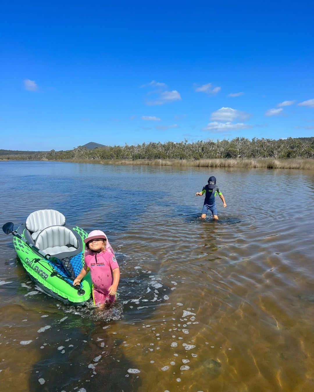 オーウェン・ライトさんのインスタグラム写真 - (オーウェン・ライトInstagram)「First time with both kids by myself out camping.. absolutely loving it. Not sure if the kids are though haha  can’t believe how easy it is when you got the right gear.. thanks @dometic」9月29日 13時26分 - owright