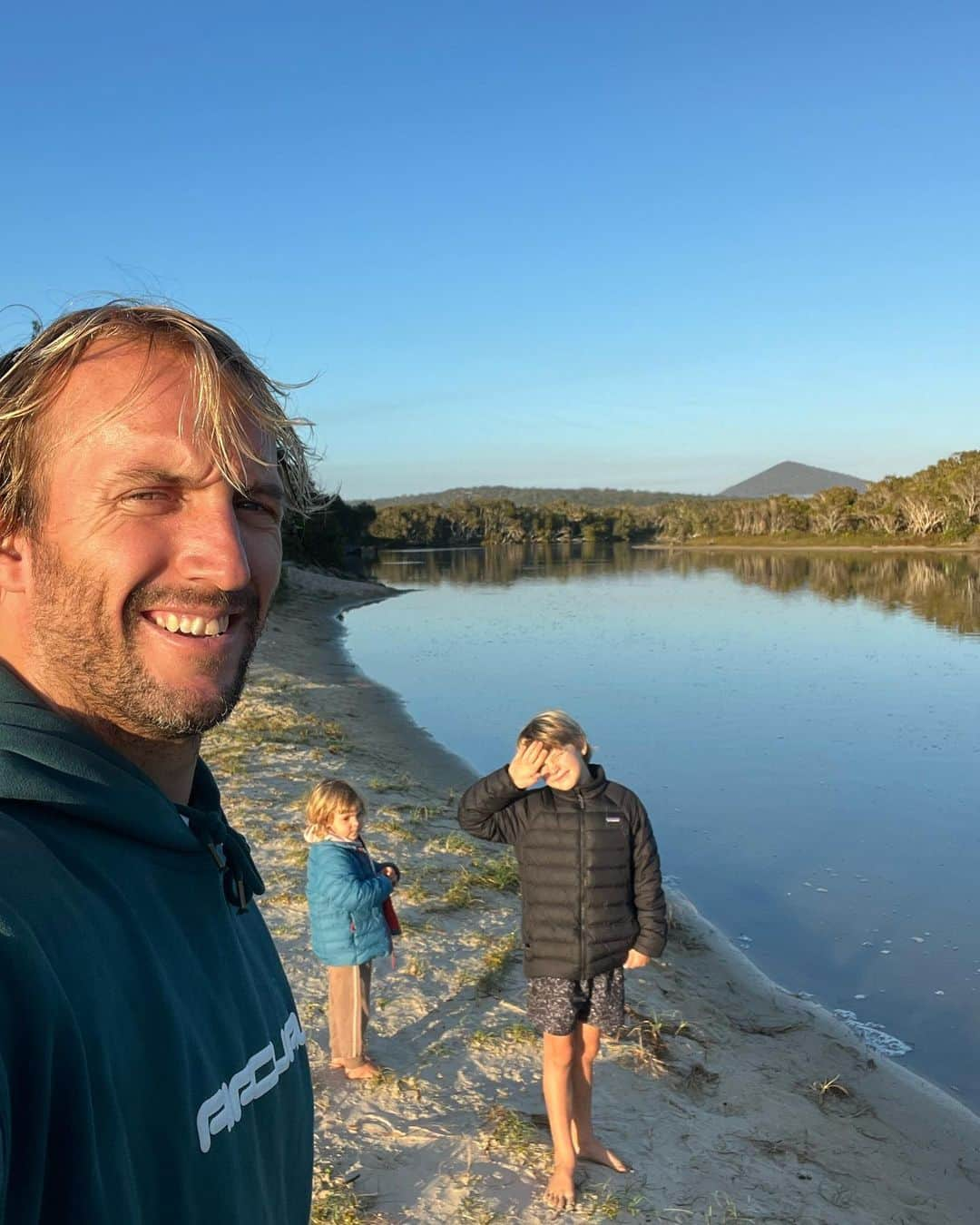 オーウェン・ライトさんのインスタグラム写真 - (オーウェン・ライトInstagram)「First time with both kids by myself out camping.. absolutely loving it. Not sure if the kids are though haha  can’t believe how easy it is when you got the right gear.. thanks @dometic」9月29日 13時26分 - owright