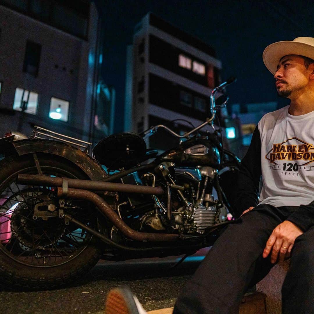 Harley-Davidson Japanさんのインスタグラム写真 - (Harley-Davidson JapanInstagram)「Harley-Davidson Lifestyle 創業120年を記念したスペシャルモデル。袖の切り替えがフックになる長袖TシャツはH-Dラヴァーのマストウェア  https://www.harley-davidson-japan.jp/top/CSfTop.jsp  #ハーレーダビッドソン #HarleyDavidson #UnitedWeRide #ハーレーアパレル #ハーレーライフ #ハーレーのある生活 #ファッション #HarleyDavidsonLifestyle」9月29日 17時00分 - harleydavidsonjapan