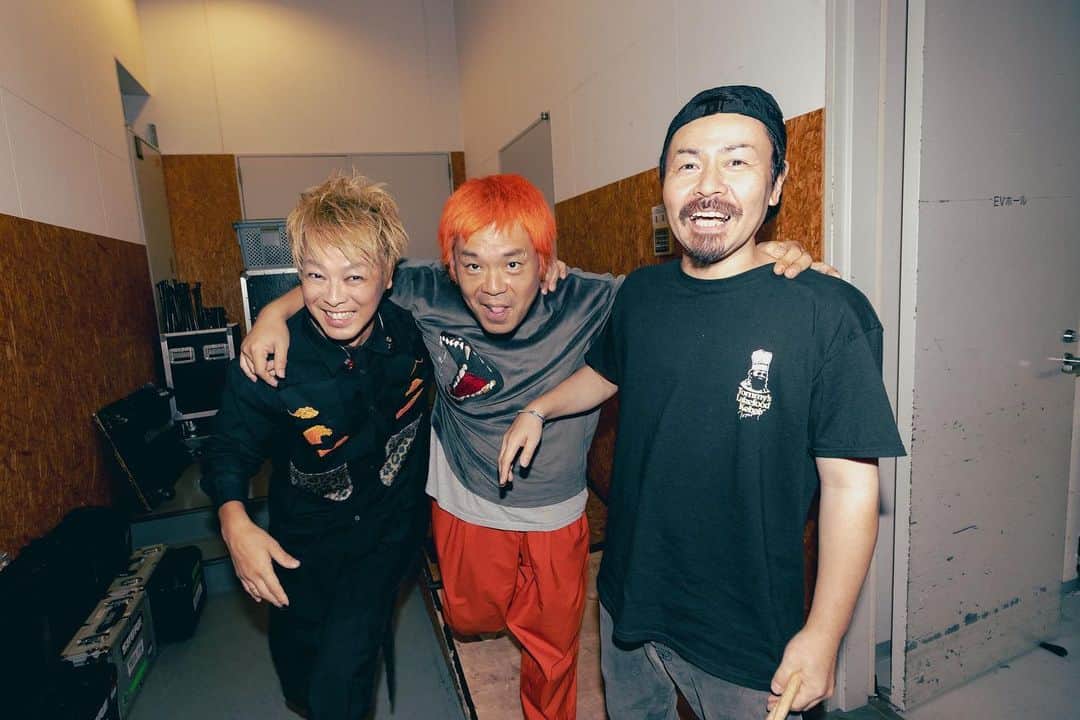 こーいちのインスタグラム：「ロットンありがと。 そしてこれからもずっとよろしく。  @yuichi_rotten  @nobuya_rotten  @chairoy1945  @yagi_masahiko  @justinbieber   photo by @kawado_photo」