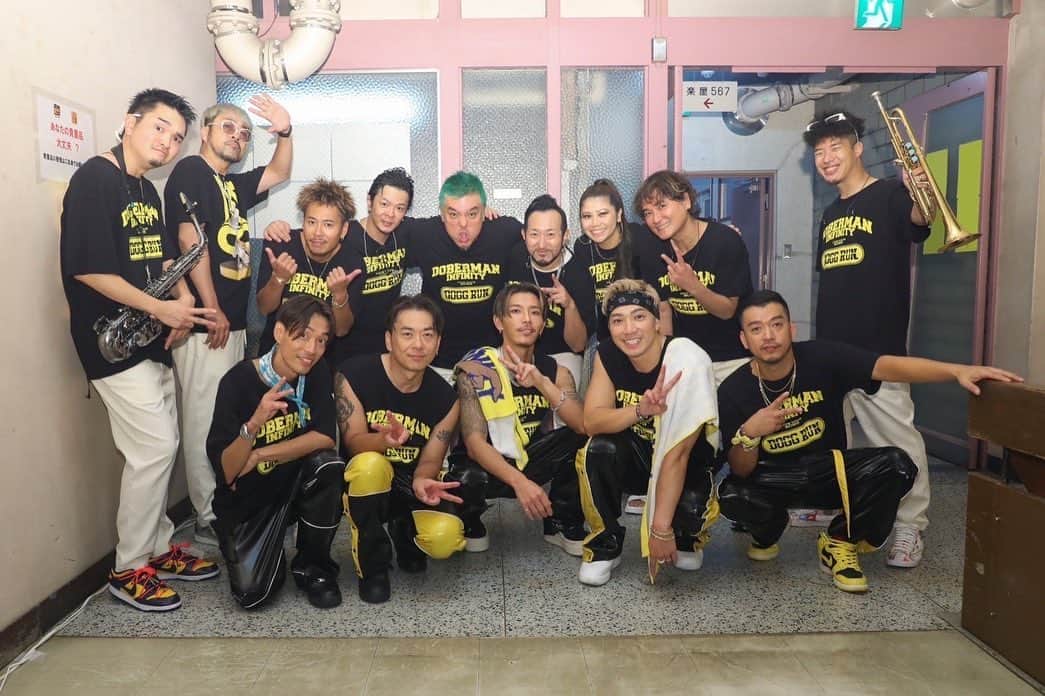 DUTTCHのインスタグラム：「DOBERMAN INFINITY LIVE TOUR 2023 “DOGG RUN"  福岡 / 福岡市民会館 ありがとうございました。  ピークがどこまであがるねんって ぐらい熱量がハンパなかった🤘 あとみんな歌うまっ‼️  最高なDOGG RUNの夜でした✌️  #DOBERMANINFINITY #DOGGRUN」