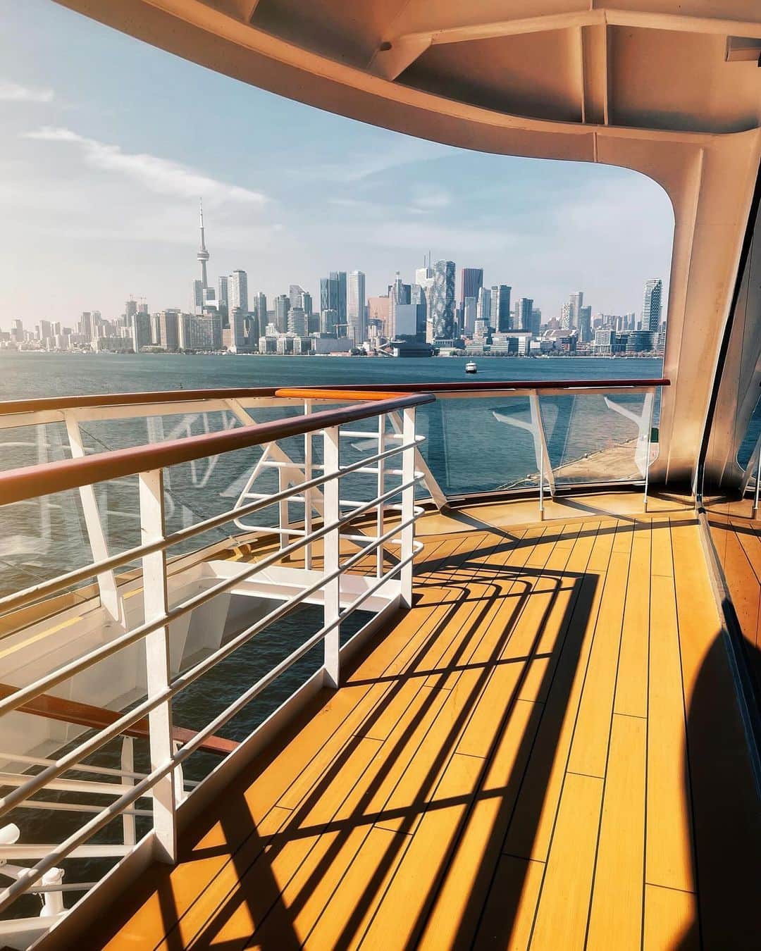 のインスタグラム：「Sharing some pictures from around the remarkable, Viking Polaris.  This ship is exquisite, down to the last detail.  @vikingcruises #myvikingstory」