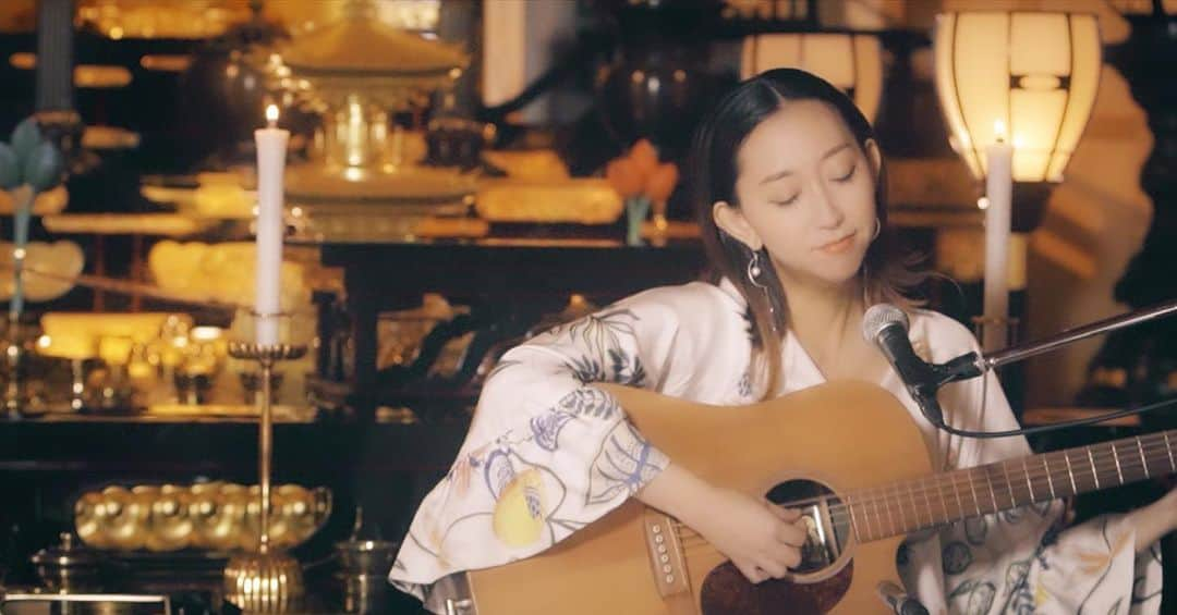 Rie fuのインスタグラム：「秋の軽井沢の山麓で、自然と音楽のひとときを🍁  日程: 2023年11月5日(日) 時間: 14:30開場、15:00開演 場所: 長倉山寳性寺（ながくらさん ほうしょうじ） 住所: 軽井沢町長倉2331  チケット料金: 🎟️ 一般入場券: ¥3000 🎟️ 子ども (12歳以下)無料 ライブ途中退出が必要な場合、お子様と過ごしていただけるお部屋もありますので、ご家族でお気軽にご来場ください。  チケットのご購入方法: [https://morinouta.peatix.com]よりお申し込みください。  #Riefu #軽井沢　#ライブ #イベント　#お寺コンサート　#森の中のコンサート」