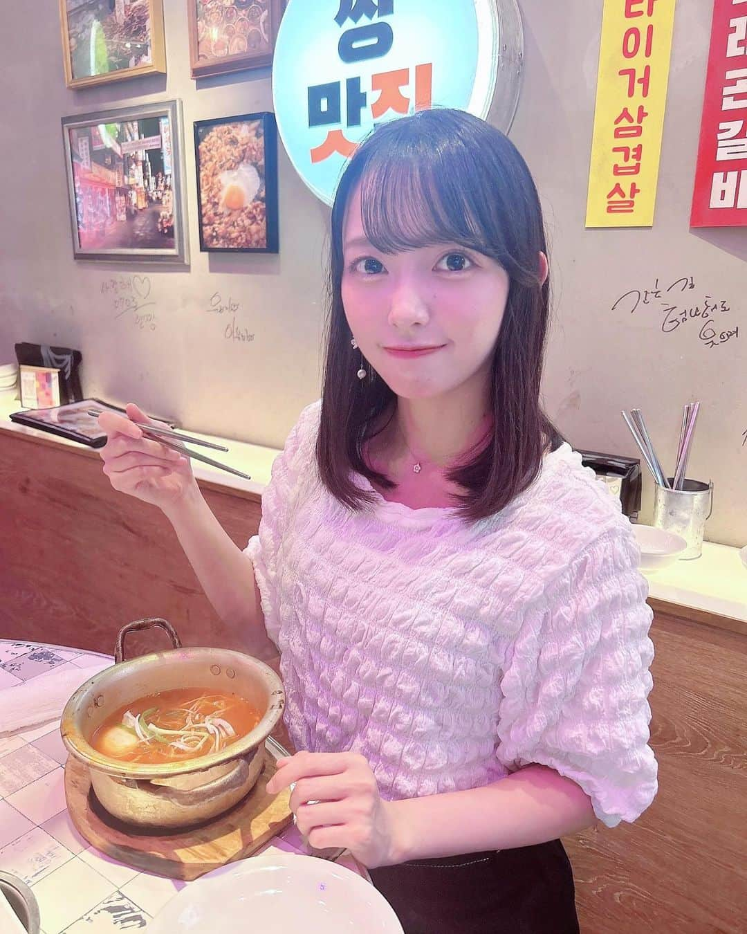 石田みなみのインスタグラム：「⁡ 夏が終わる前に 夏の写真投稿しなきゃ☺️ ⁡ 韓国料理だいすき🤍」