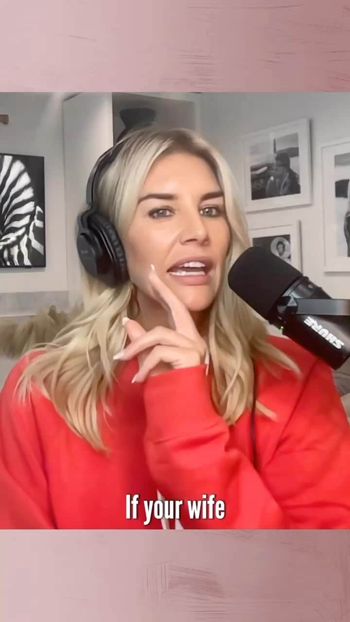 エリン・アンドリューズのインスタグラム：「Forget a careless whisper, @gregolsen88 explains WHISPER FIGHTING. @calmdownpodcast @charissajthompson @karaolsen29 #calmdown #whisperfight」