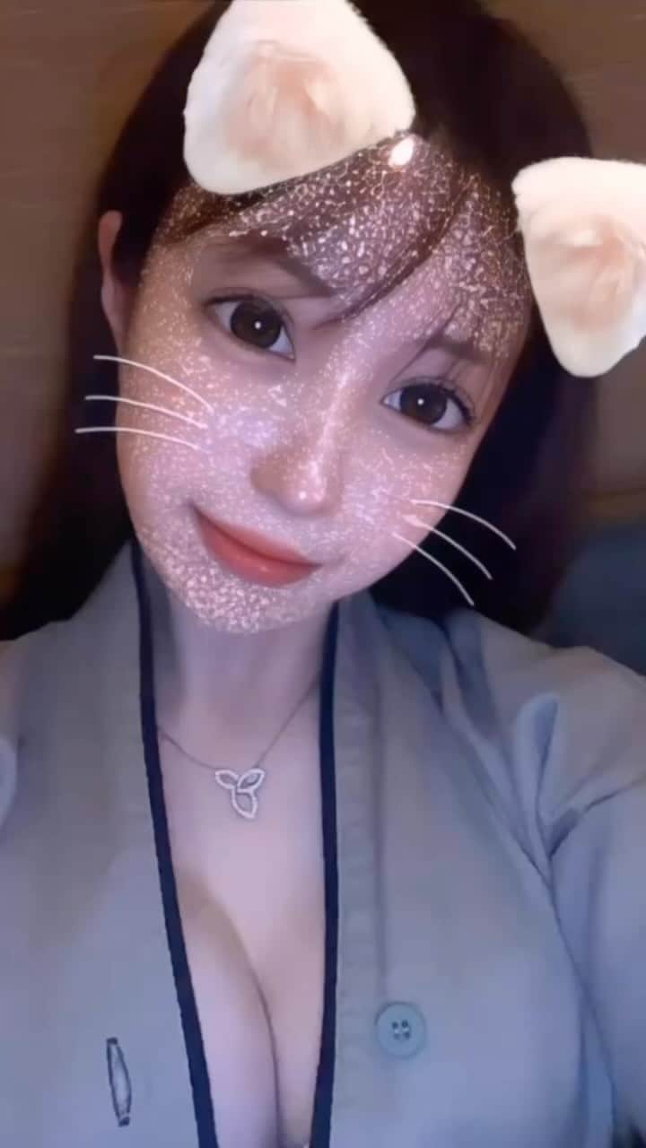 一ノ瀬えみりのインスタグラム：「すっぴん🐱  9月すっぴんで過ごす時間多かったから肌荒れした所 良くなった☺️♪」