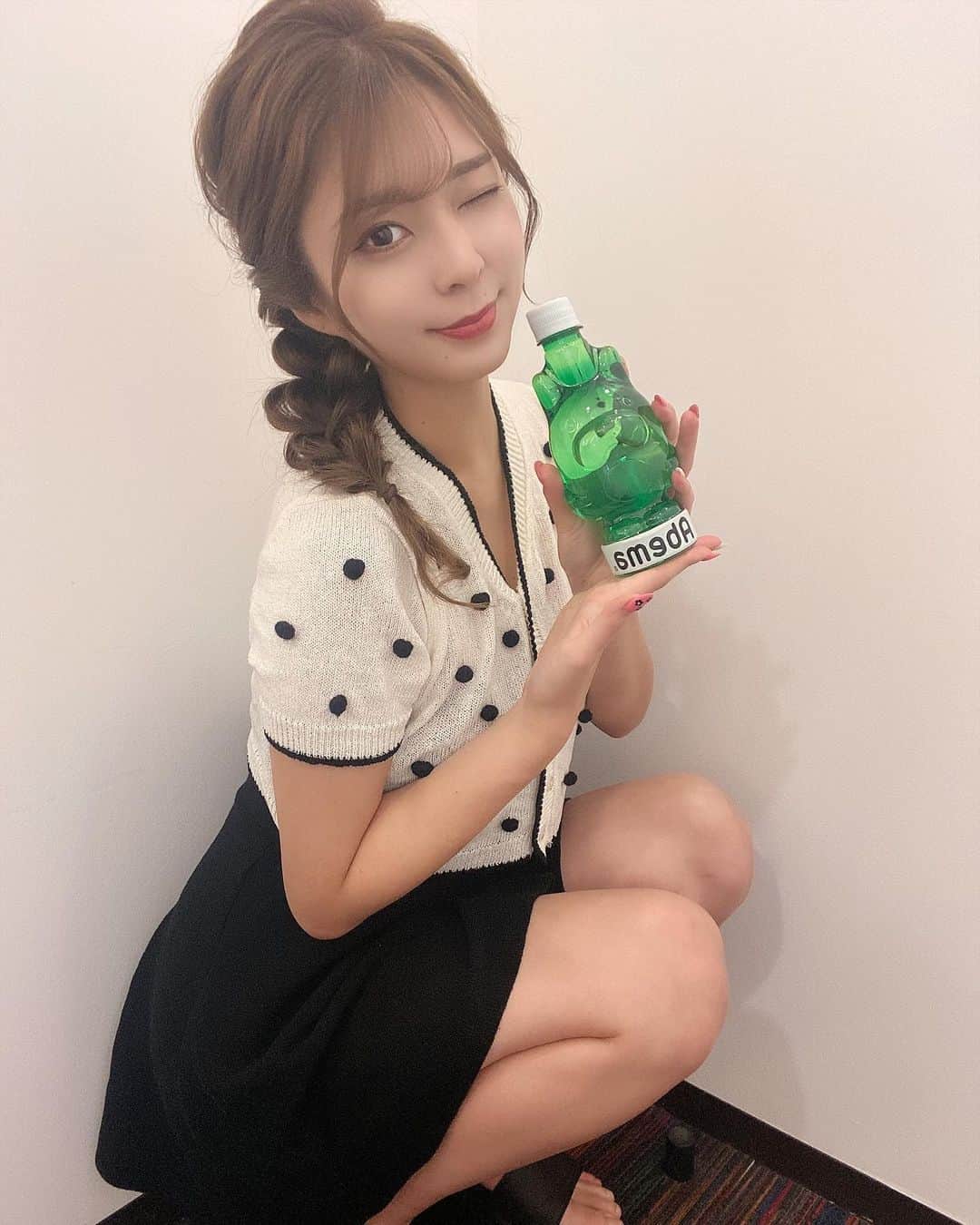 原満莉菜さんのインスタグラム写真 - (原満莉菜Instagram)「ABEMA『クロちゃんとクルーちゃん2nd』#25 ミッドナイトまでの４時間15分生放送ご視聴ありがとうございました📺🚤  通常ではなかなか当てられず、ミッドナイトでは4R中3R的中という奇跡が起きました🥺🎯✨なぜ〜🥺？ 来週もこの奇跡起きるかなあ🚤 頑張ります！！最下位！！ 来週も出るのでよろしくお願いします🩵💙  今日はサイドラプンツェルヘアにしてもらいました🍡」9月29日 23時37分 - marina_serizawa