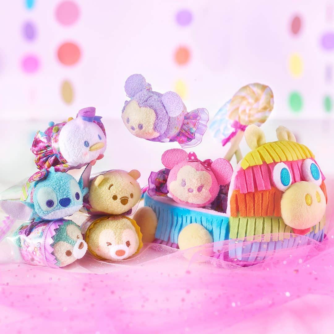 増田セバスチャンさんのインスタグラム写真 - (増田セバスチャンInstagram)「Disney TSUM TSUM 10th anniversary ARTIST COLLECTION by Sebastian Masuda  https://shopdisney.disney.co.jp/special/tsumtsum-10th/  A new collection featuring artwork by artist Sebastian Masuda has been launched to commemorate the 10th anniversary of the Disney Store's popular TSUM TSUM plush toy series.  It will be available at Disney Flagship Tokyo and Disney Store from October 1, 2023 (Sun.). The official Disney online store, Disney Store. jp will launch the collection sequentially from September 29 (Fri.).  ディズニーストアの大人気ぬいぐるみシリーズ「TSUM TSUM(ツムツム)」発売10周年を記念して、アーティスト「増田セバスチャン」がアートワークを手掛けたコレクションが新登場。10周年をお祝いするアニバーサリーパーティーをイメージしたキャンディカラーのアートワークは、カラフルなお菓子がたくさん入ったお祝いのピニャータ(くす玉)の中から、ツムツムが元気に飛び出してきた様子を描いています。  ディズニーフラッグシップ東京とディズニーストア店舗で2023年10月1日(日)より、ディズニー公式オンラインストア ディズニーストア. jpでは先行して9月29日(金)より順次発売。  #sebastianmasuda #増田セバスチャン」9月29日 23時53分 - sebastian_masuda