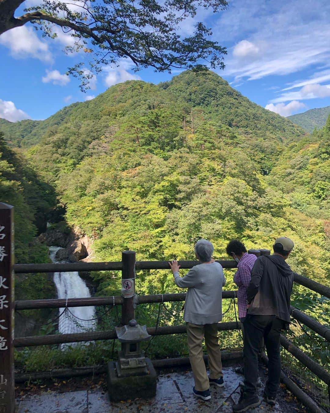 Julia Abe Brazilianさんのインスタグラム写真 - (Julia Abe BrazilianInstagram)「I hope we went to all the places that will continue on bringing our family peace.」9月30日 0時01分 - juliasumire