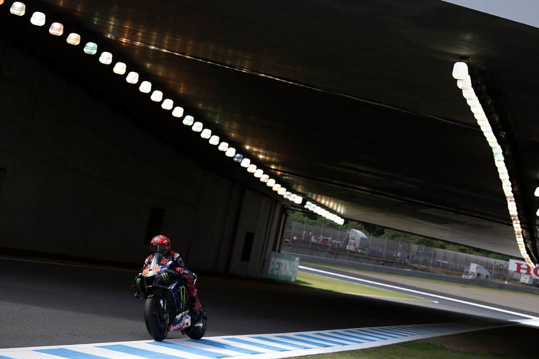 YamahaMotoGPさんのインスタグラム写真 - (YamahaMotoGPInstagram)「The traditional Motegi tunnel pictures 📸   #MonsterYamaha | #MotoGP | #JapaneseGP」9月29日 23時56分 - yamahamotogp