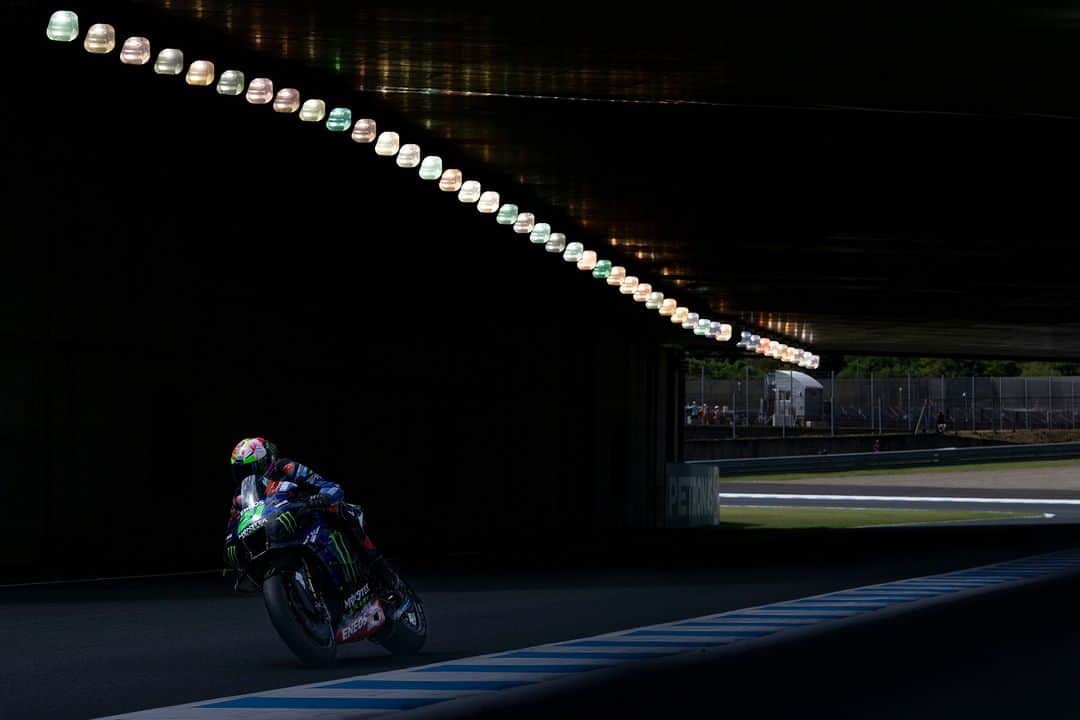 YamahaMotoGPさんのインスタグラム写真 - (YamahaMotoGPInstagram)「The traditional Motegi tunnel pictures 📸   #MonsterYamaha | #MotoGP | #JapaneseGP」9月29日 23時56分 - yamahamotogp