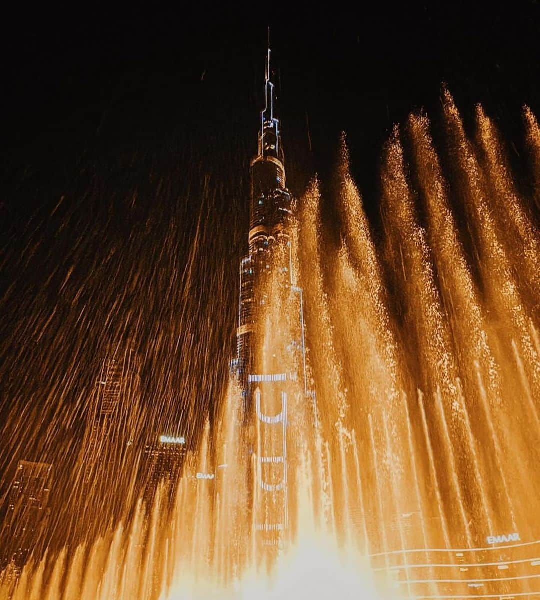 ドバイのインスタグラム：「Dubai Fountain 📷:@jeromerafael」