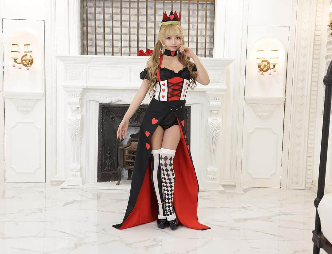 でいじーさんのインスタグラム写真 - (でいじーInstagram)「ハートの女王〜👸♥️♦️♠️♣️  華金出勤～✨️  #halloweencostume #halloween #ハートの女王#コスプレ#衣装モデル#歌舞伎町 #キャバクラ #キャバ嬢 #新宿 #水商売 #夜職 #ホスト #東京 #大阪 #北新地 #六本木 #麻布 #中洲 #福岡 #すすきの#モデル撮影 #撮影#コスプレ衣装 #model #fashion #make #コスチューム#ハロウィン #fff  #可愛い」9月30日 0時18分 - anyadevix