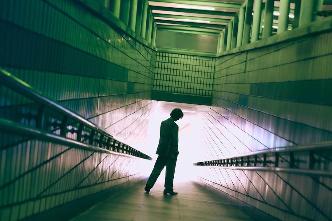 イェソンのインスタグラム：「There is a sound. This is a blessing Sounds passing through, living sounds, Sounds of everyday life. #Unfading_Sense」